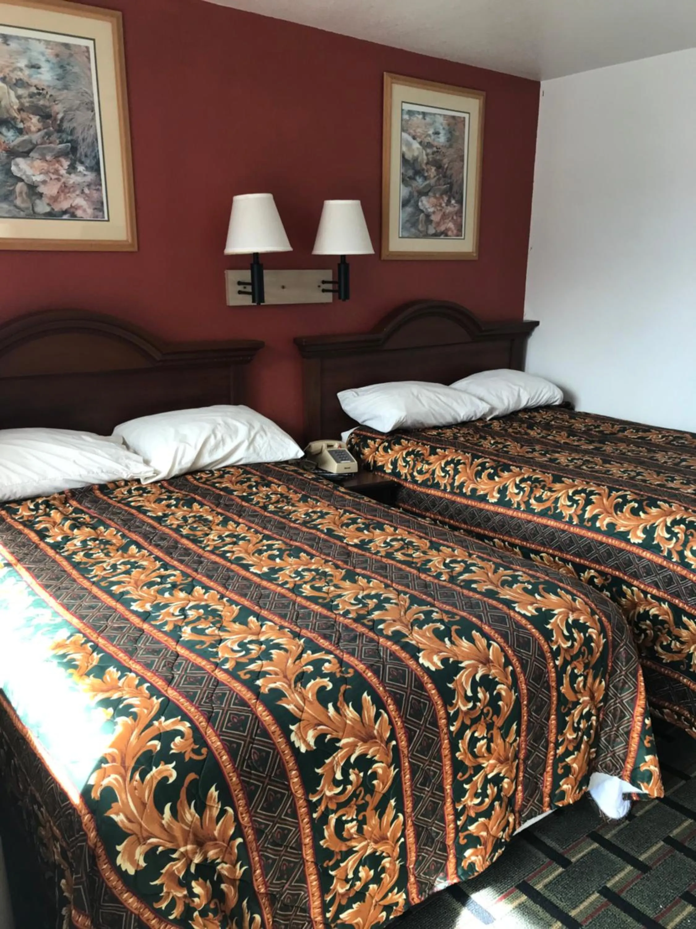 Photo of the whole room, Bed in Travel Inn