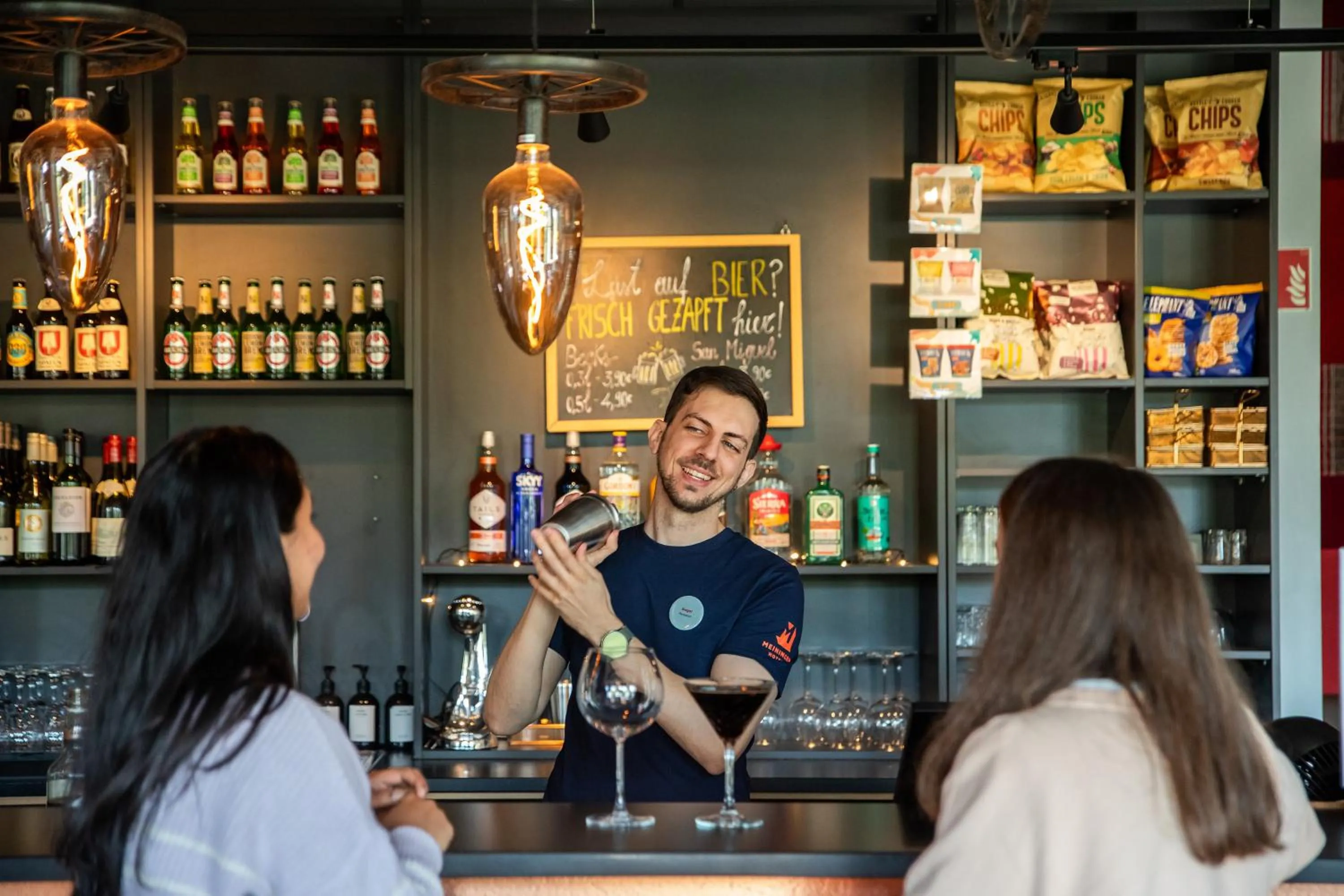 Lounge or bar in MEININGER Hotel Berlin Tiergarten