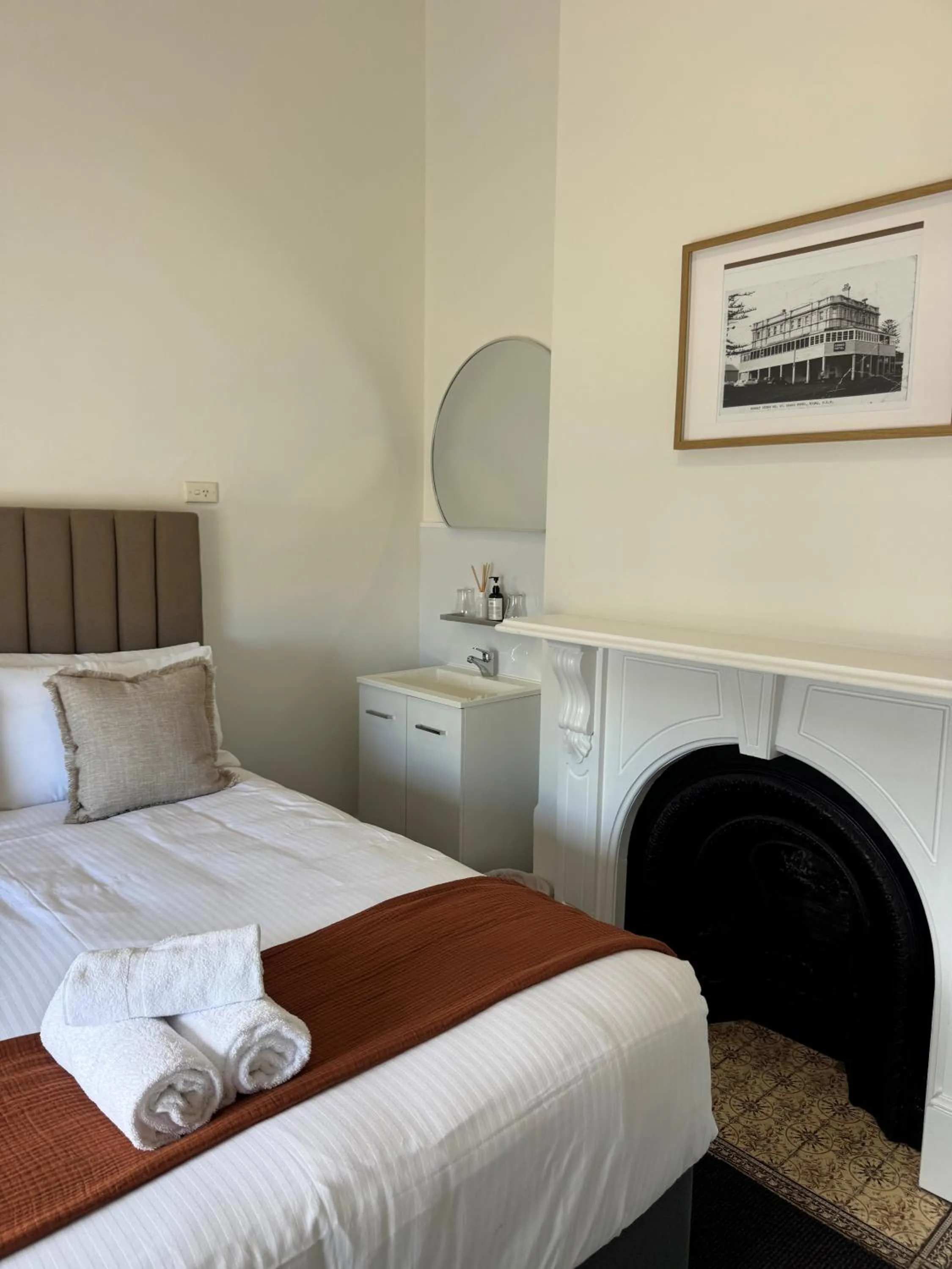 Bed in Grand Hotel Kiama