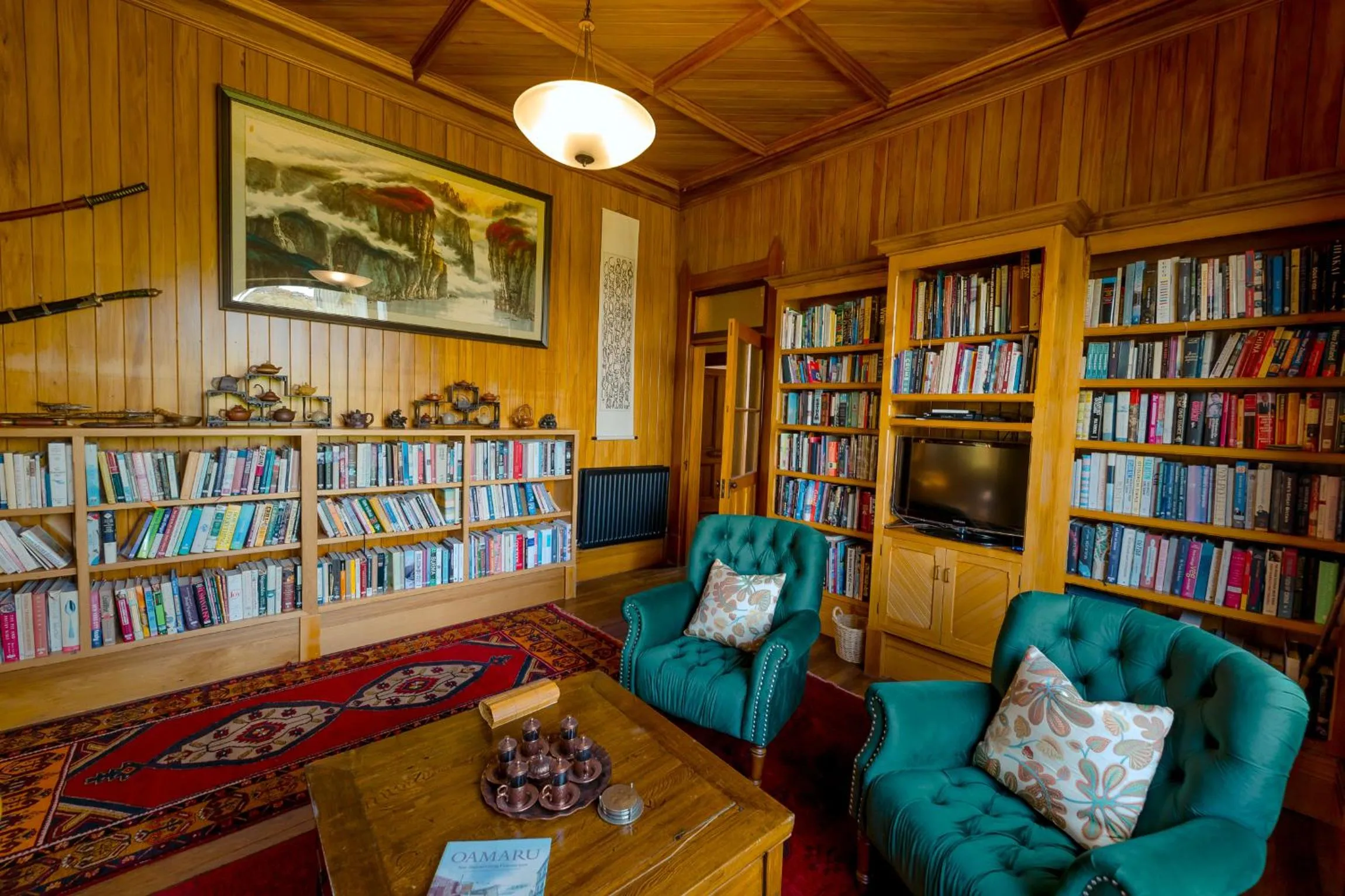 Library in Pen-y-bryn Lodge