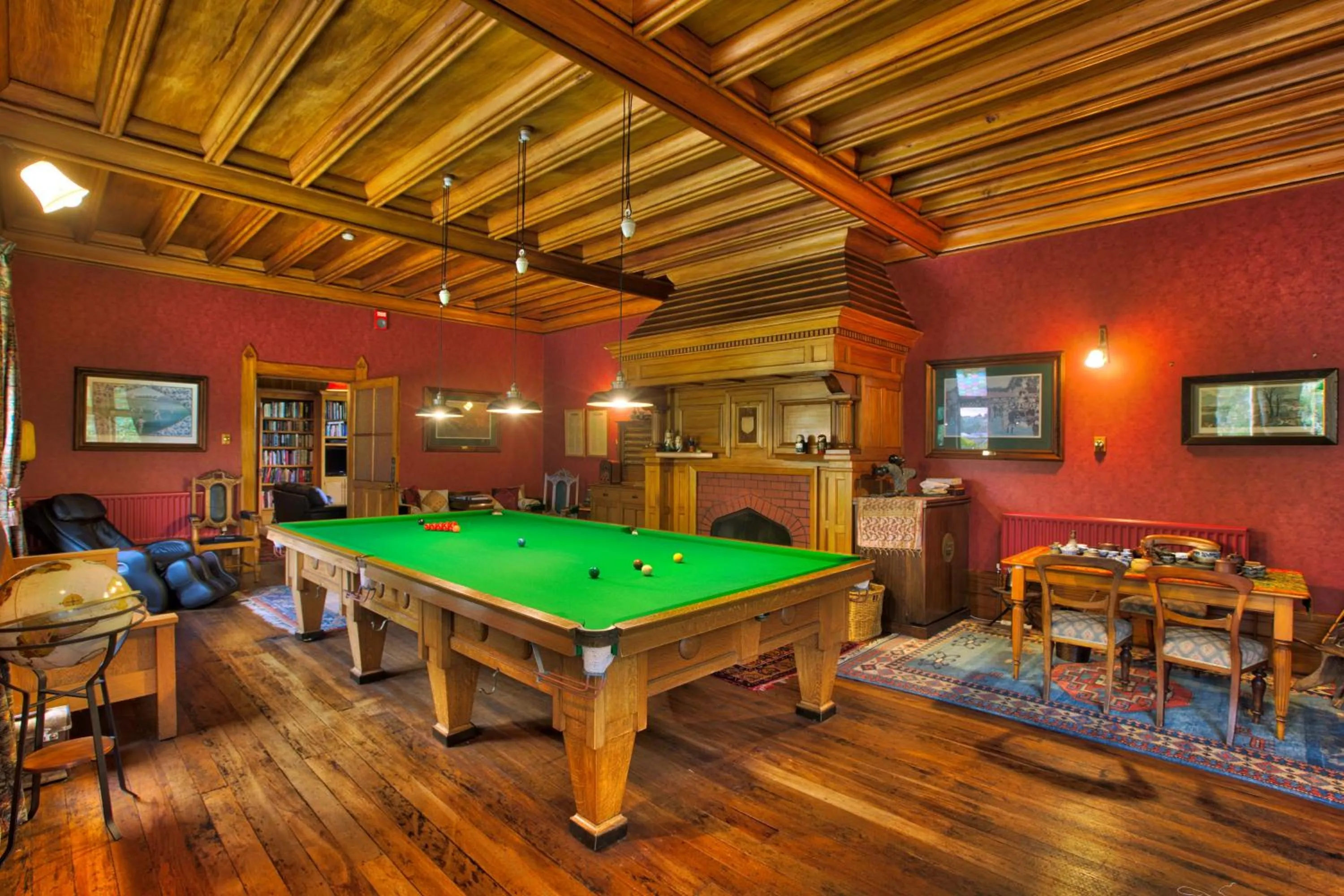 Billiard in Pen-y-bryn Lodge