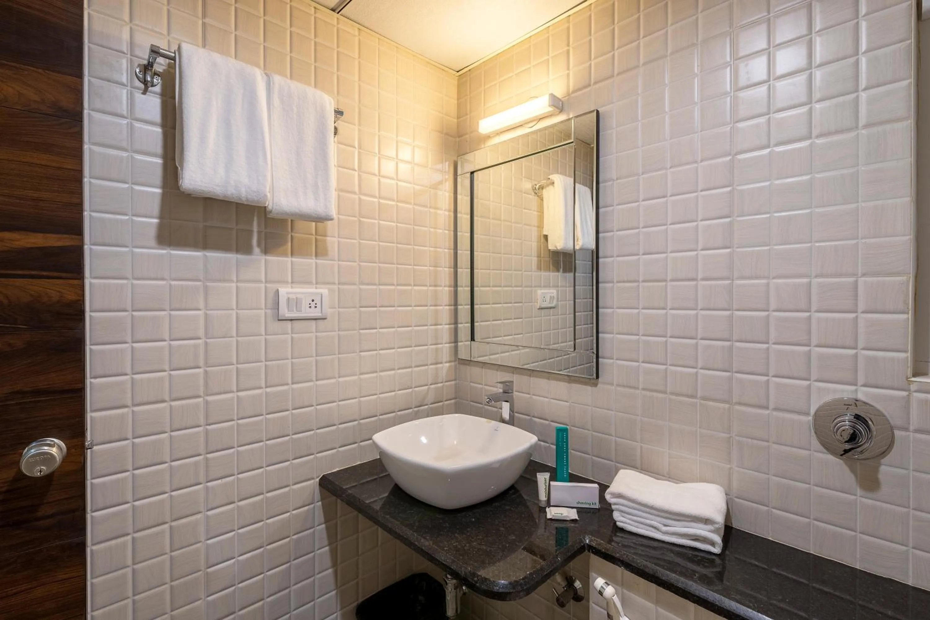 Shower in Daffodil Delight - Manyata Tech Park