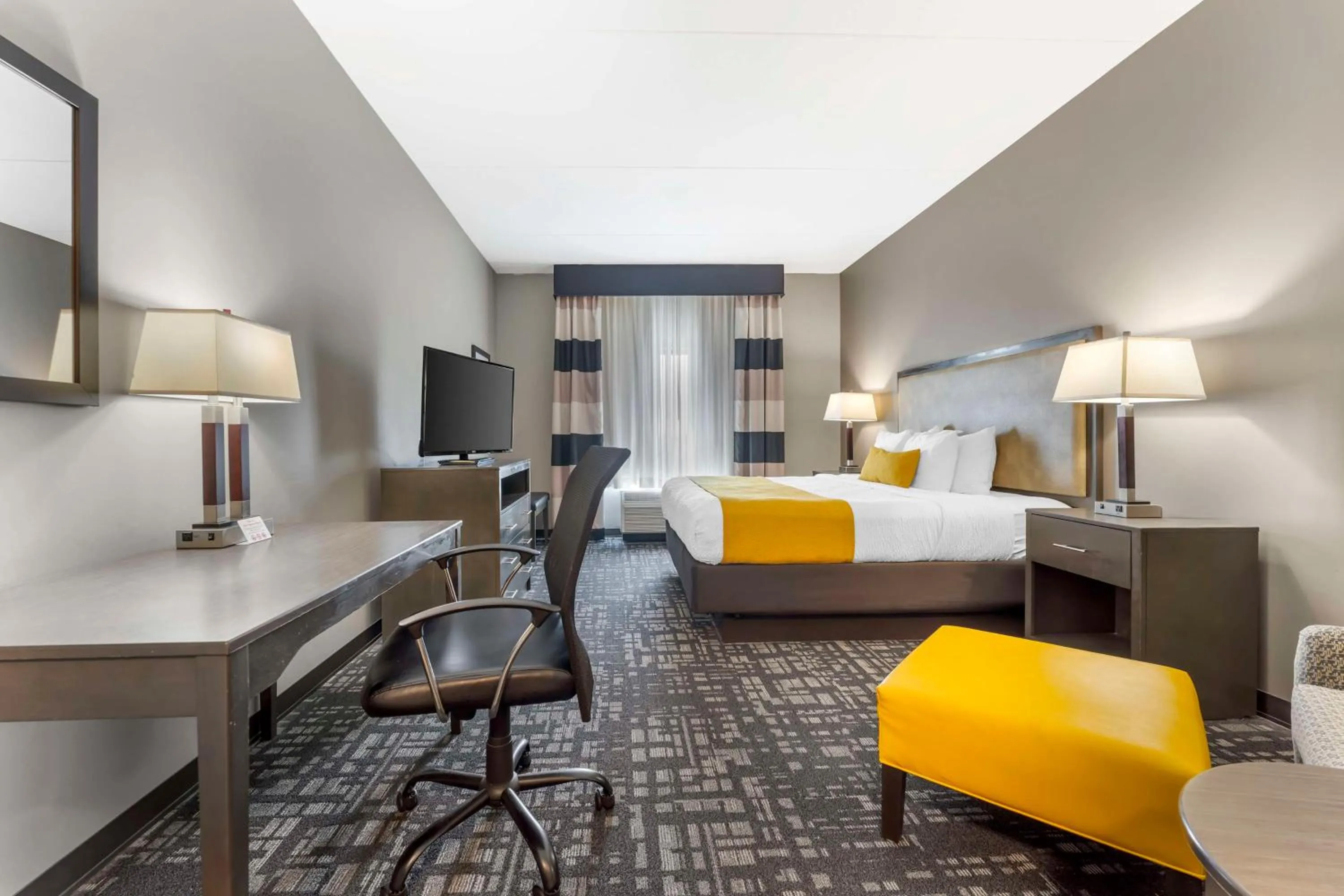 Bedroom, Bed in Best Western Plus Cranberry-Pittsburgh North