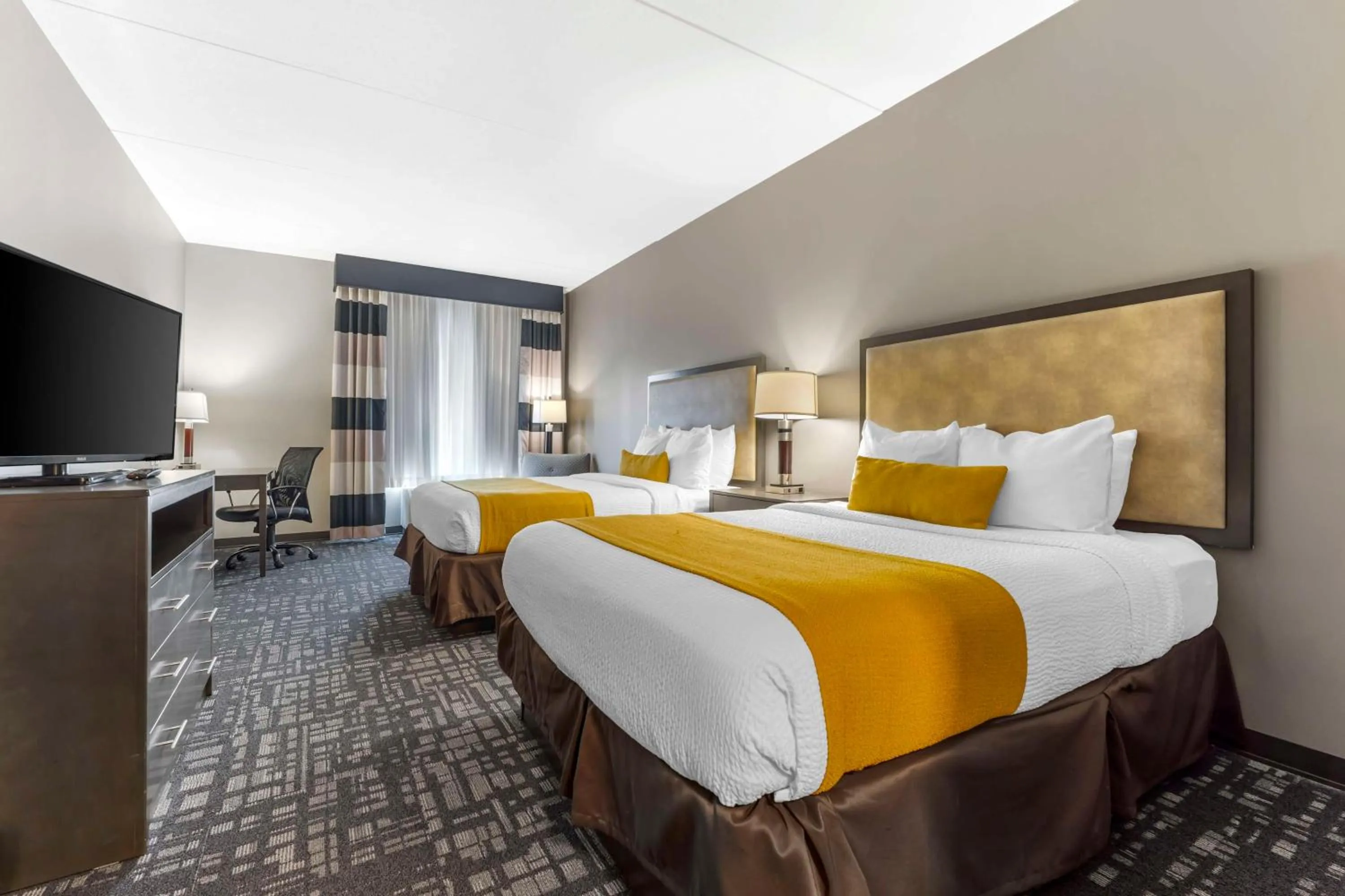 Bedroom, Bed in Best Western Plus Cranberry-Pittsburgh North