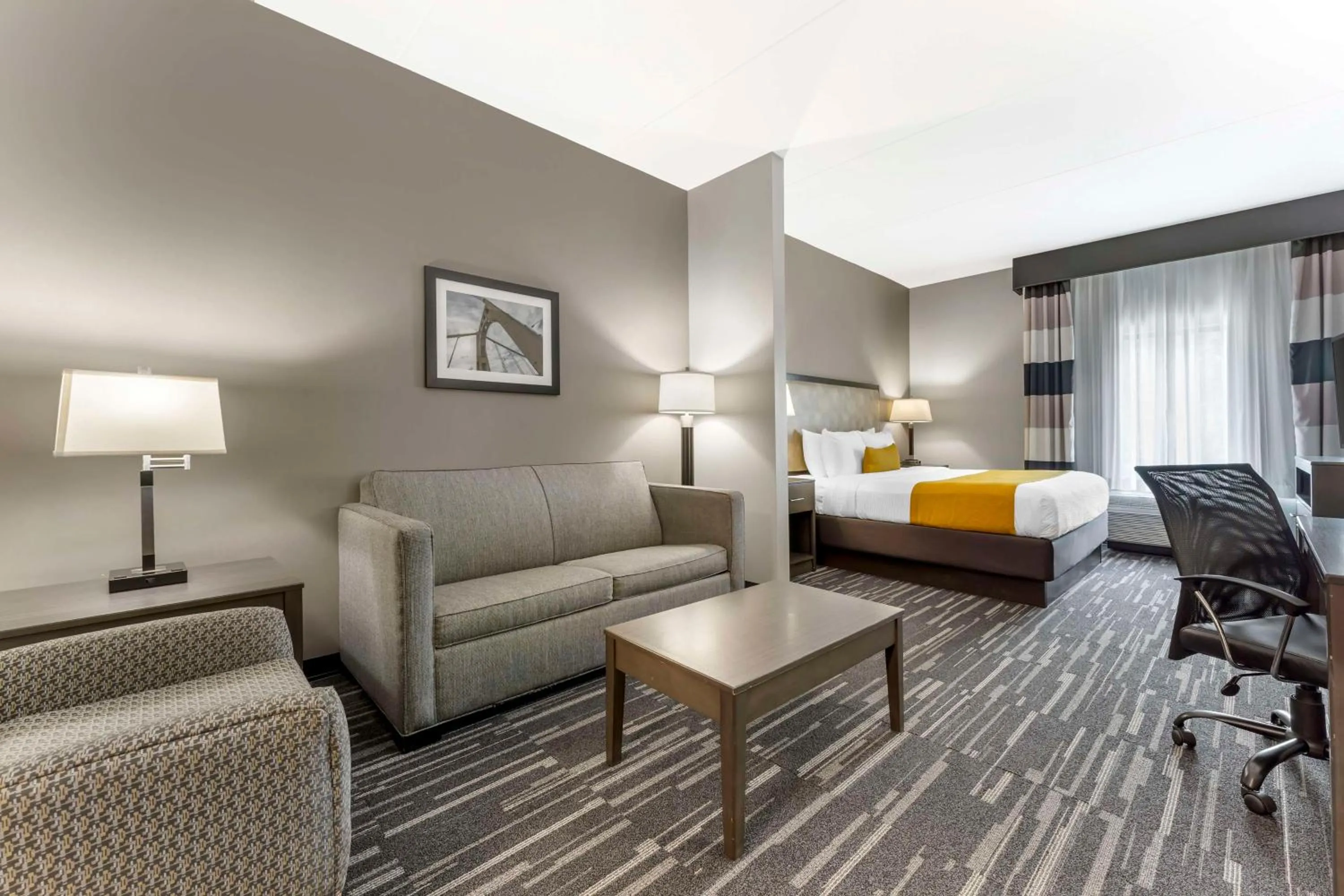 Photo of the whole room, Bed in Best Western Plus Cranberry-Pittsburgh North