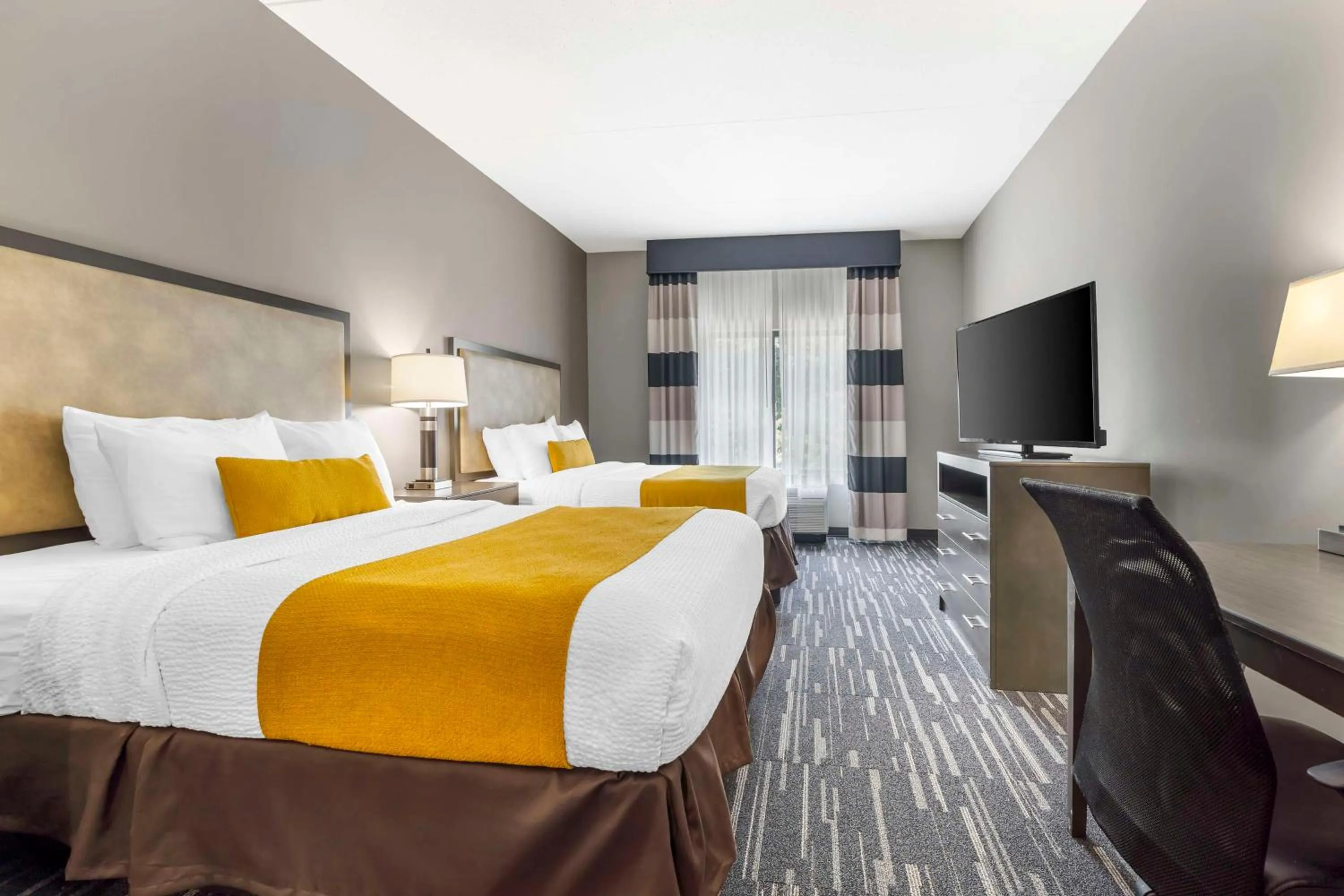 Bedroom, Bed in Best Western Plus Cranberry-Pittsburgh North