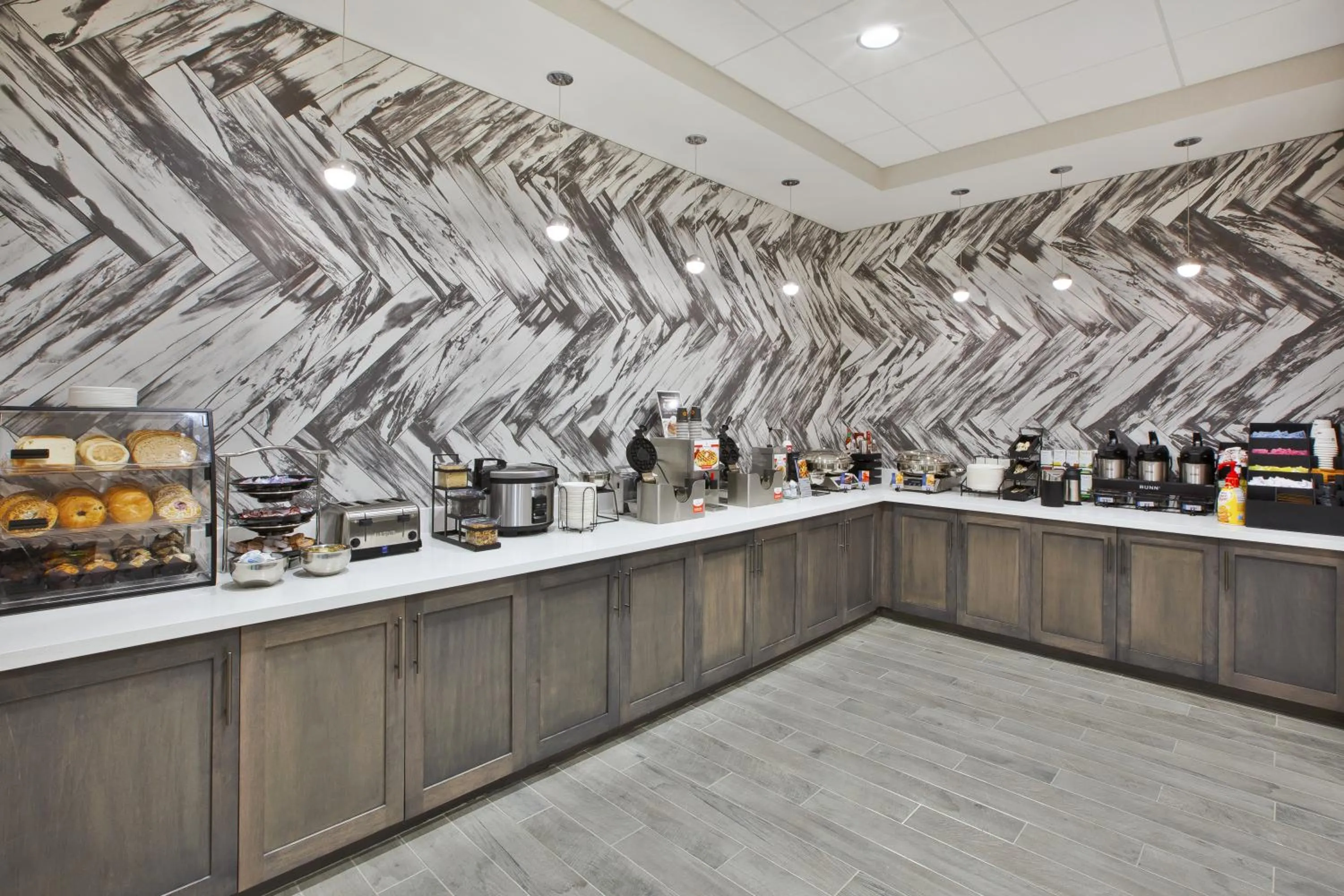 Food and drinks in Best Western Plus Cranberry-Pittsburgh North