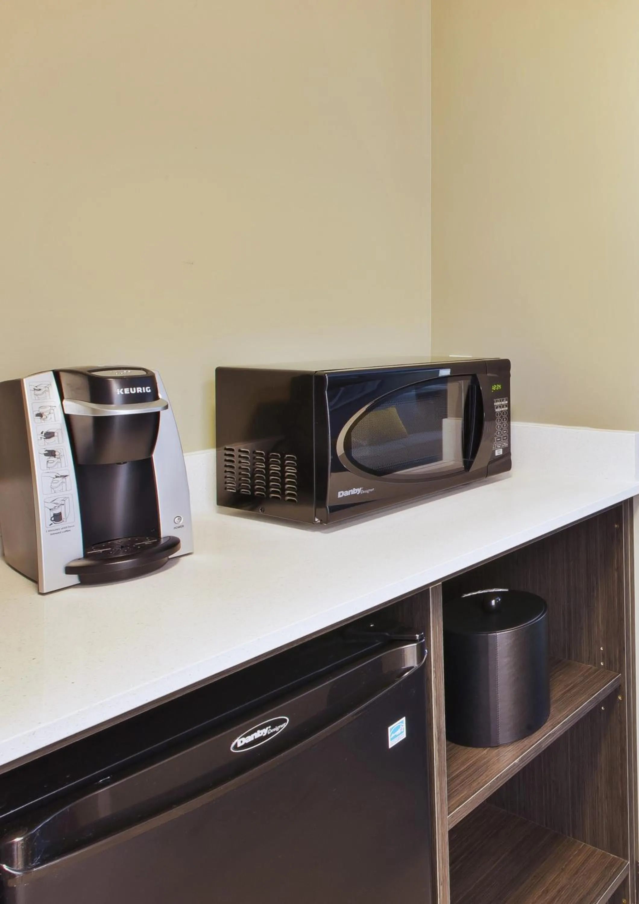 Coffee/tea facilities in Best Western Plus Cranberry-Pittsburgh North