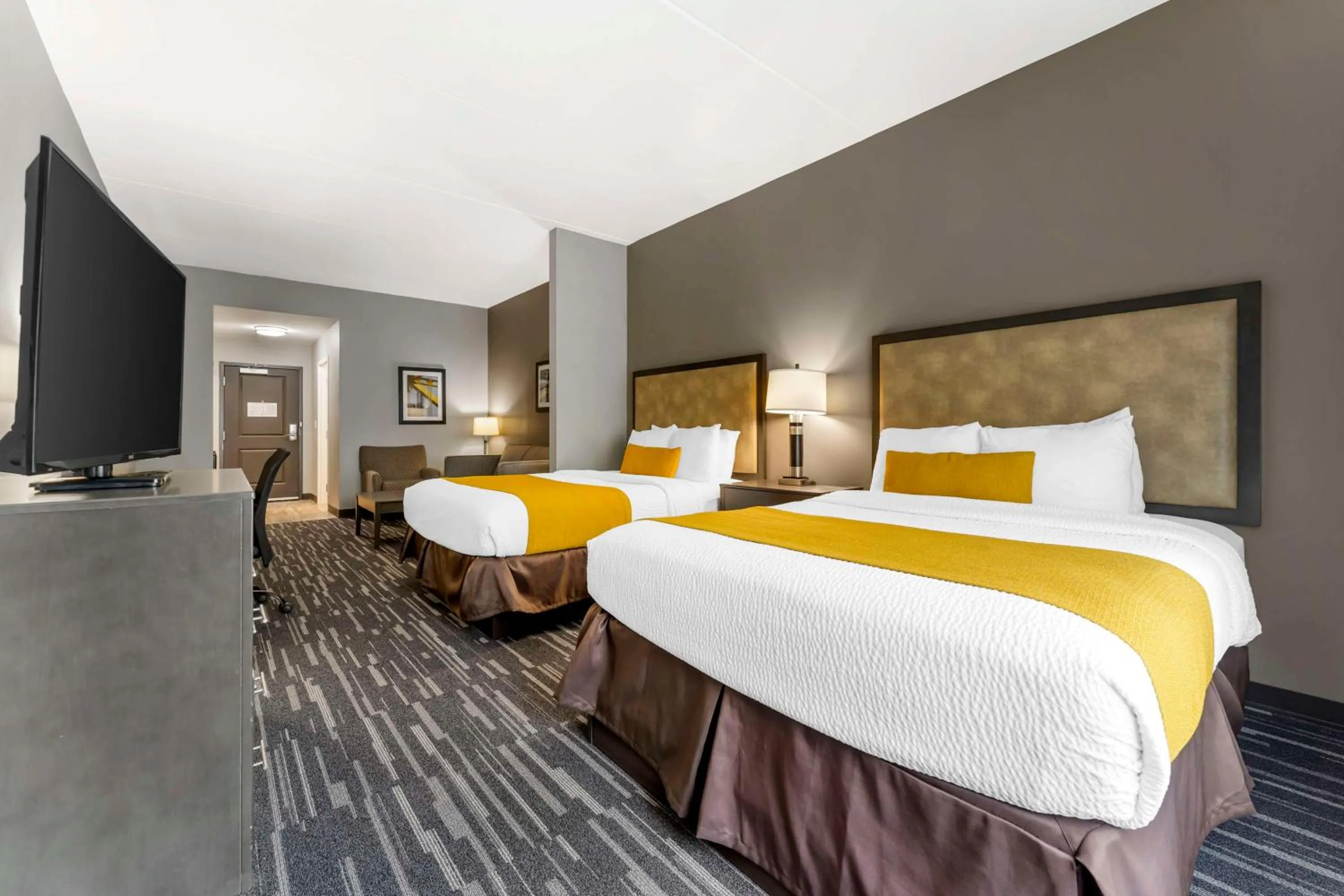 Bedroom, Bed in Best Western Plus Cranberry-Pittsburgh North