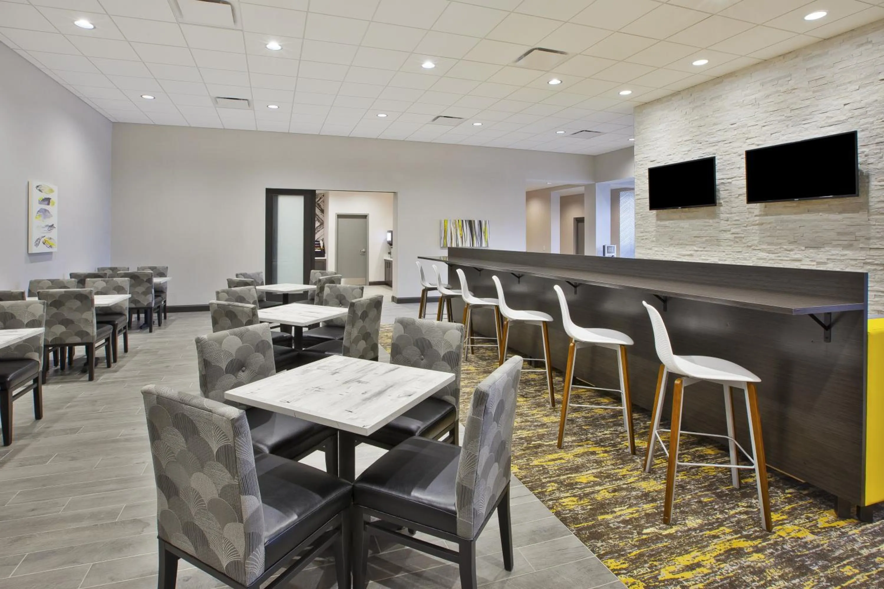 Food and drinks in Best Western Plus Cranberry-Pittsburgh North