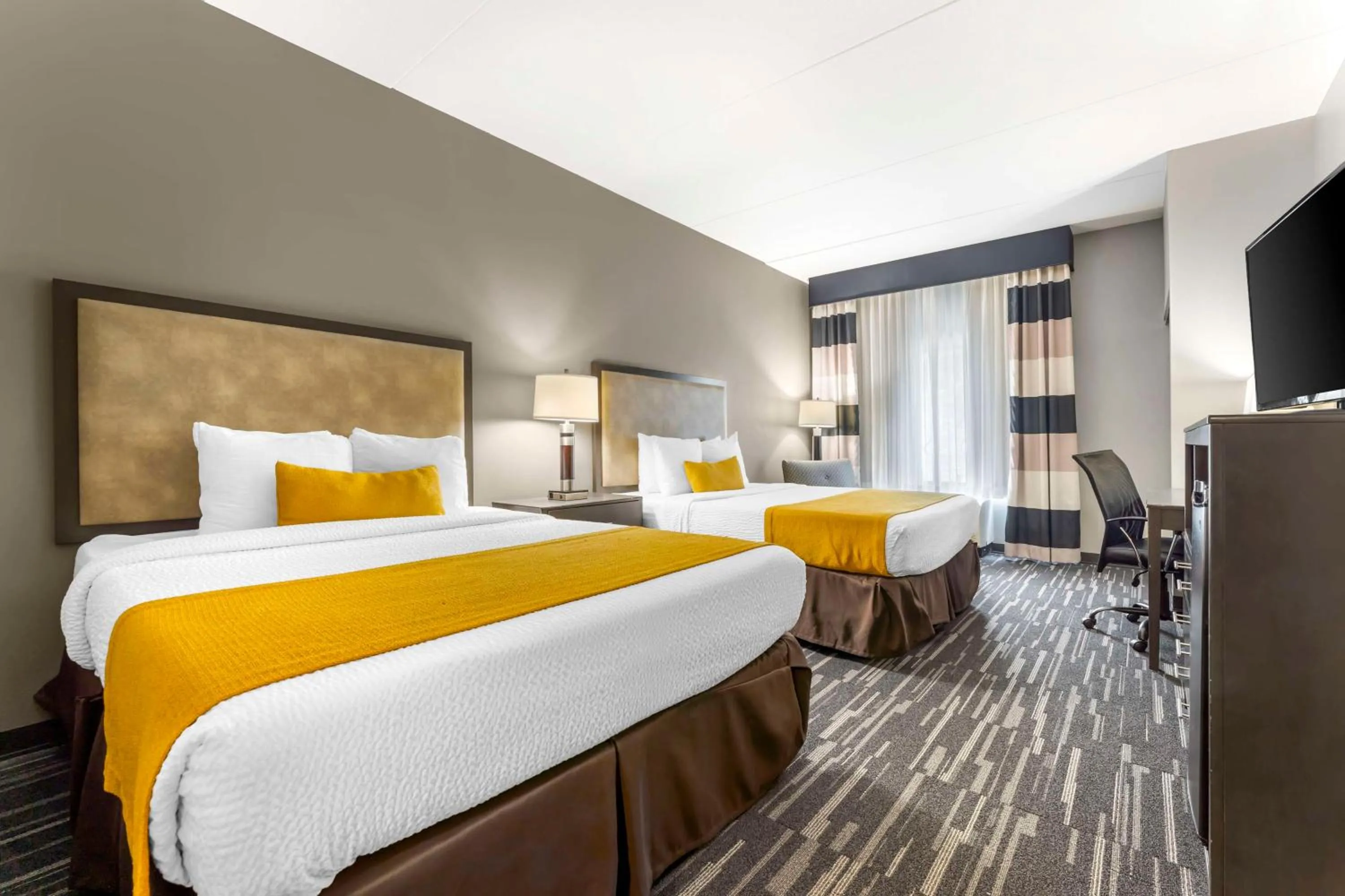 Bedroom, Bed in Best Western Plus Cranberry-Pittsburgh North