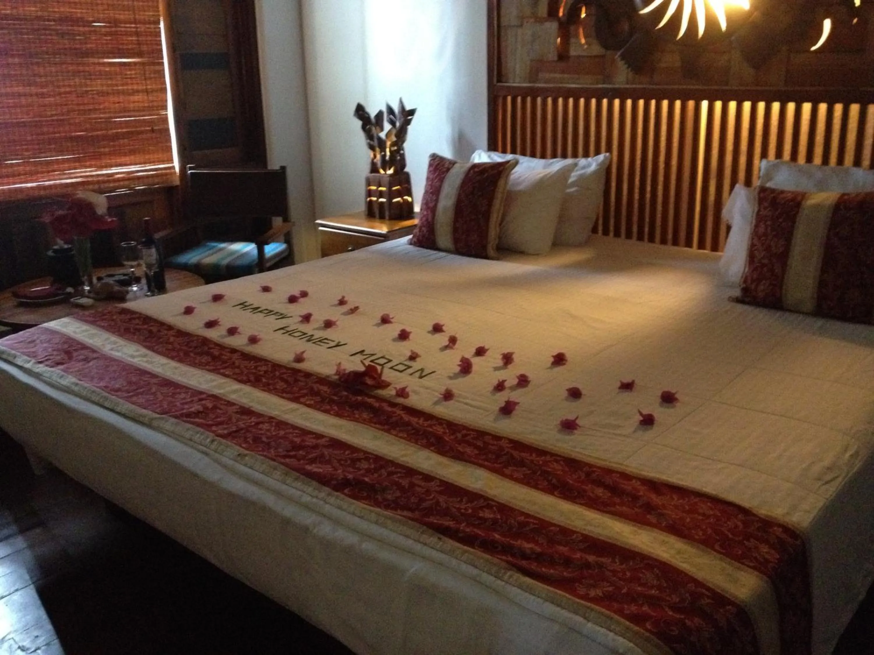 Photo of the whole room, Bed in Turtle Bay Boutique Hotel