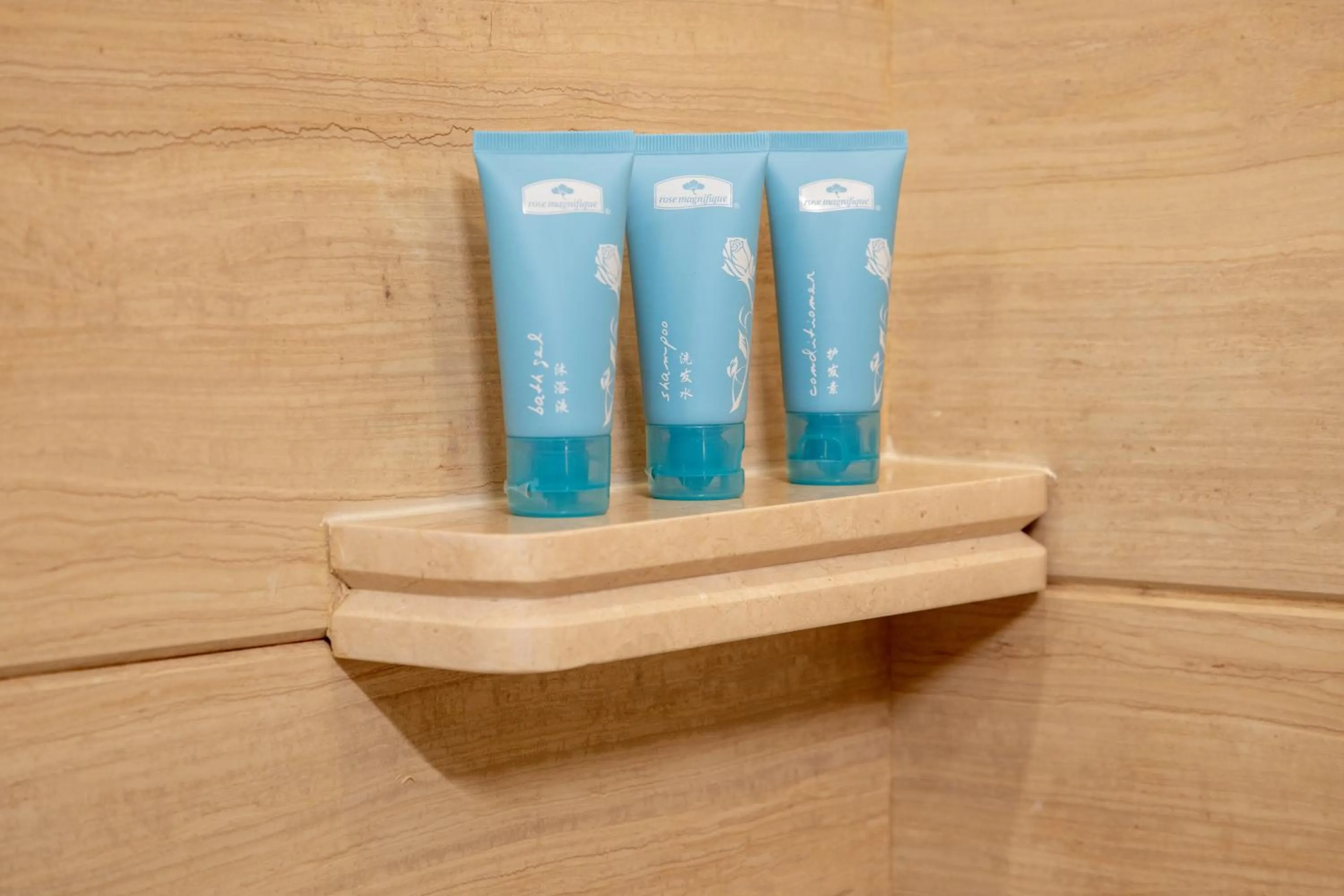 Bathroom in China Mayors Plaza