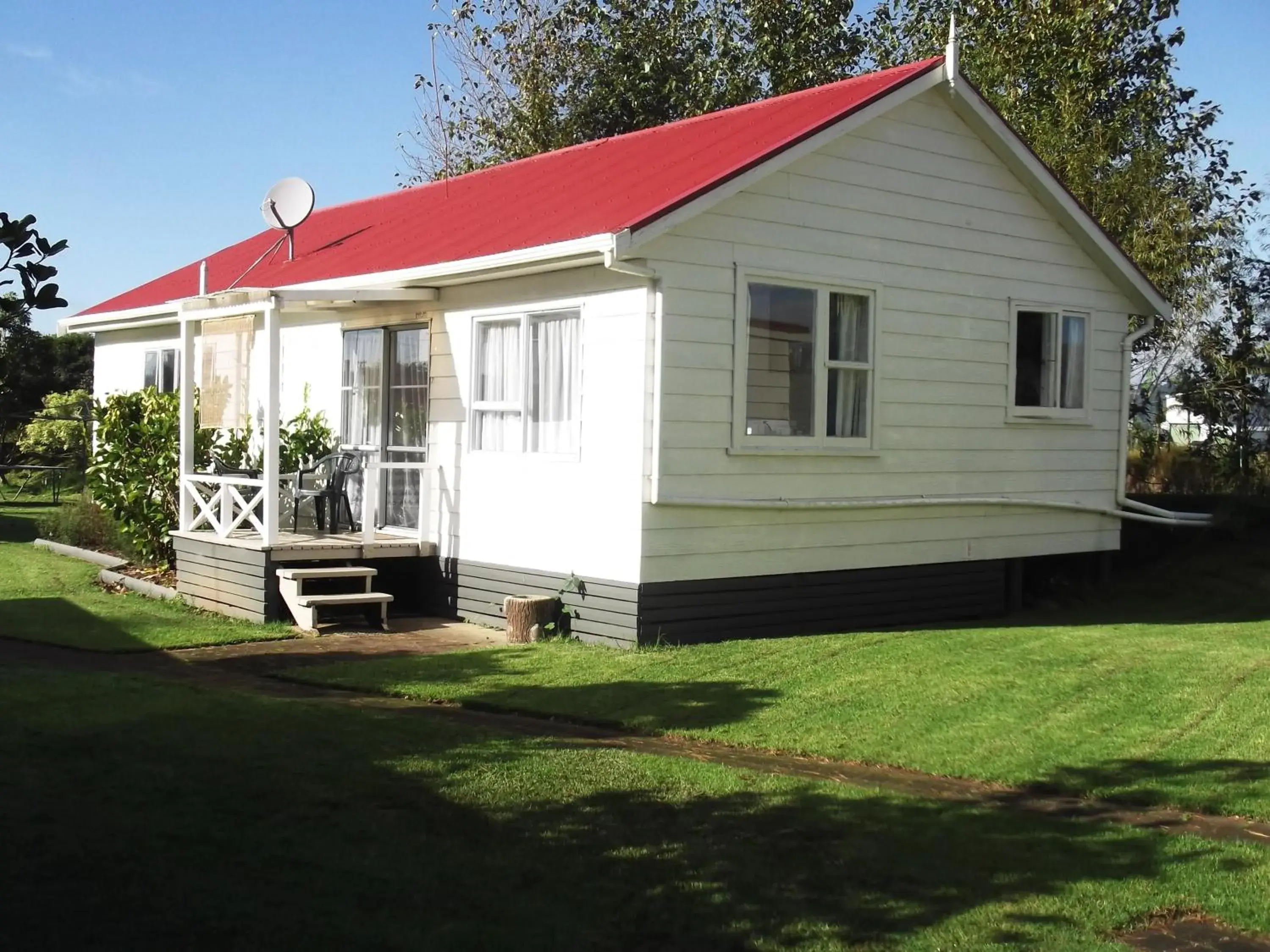Two-Bedroom Family Chalet - 7 (with linen) in Whitianga Campground Two-Bedroom Family Chalet - 7 (with linen) in Whitianga Campground