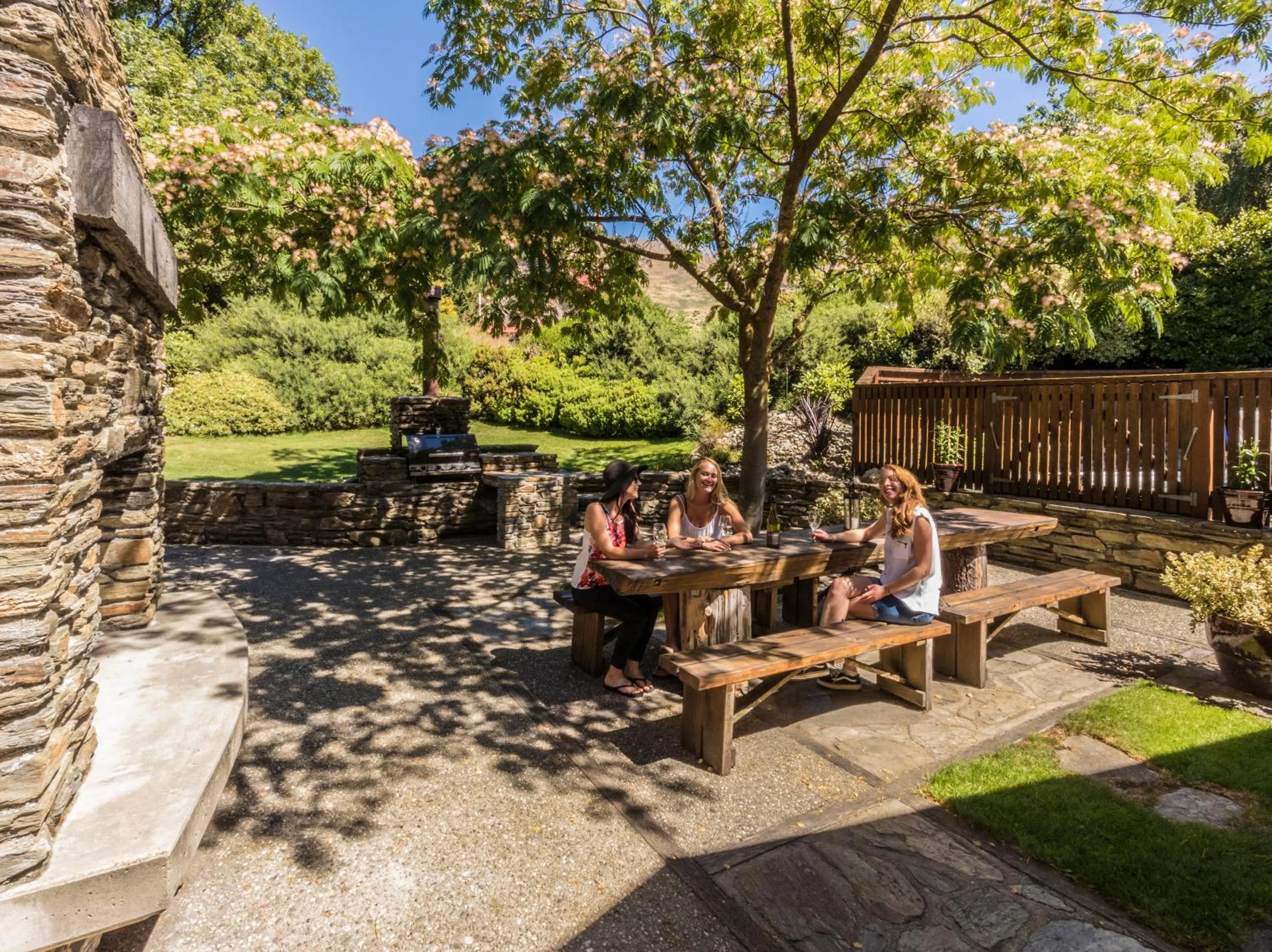 Seating area in Wanaka Homestead Lodge & Cottages