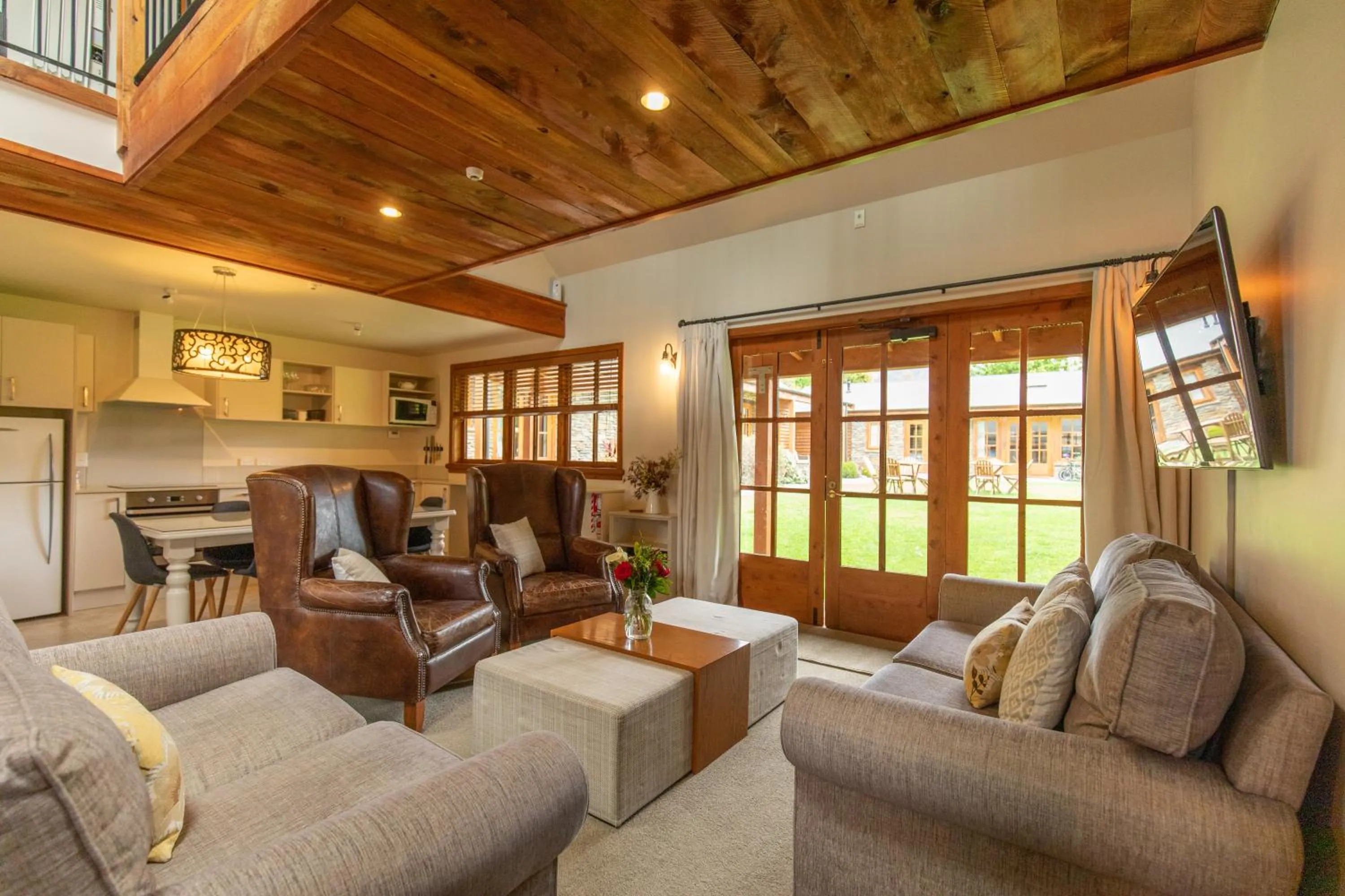 TV and multimedia in Wanaka Homestead Lodge & Cottages