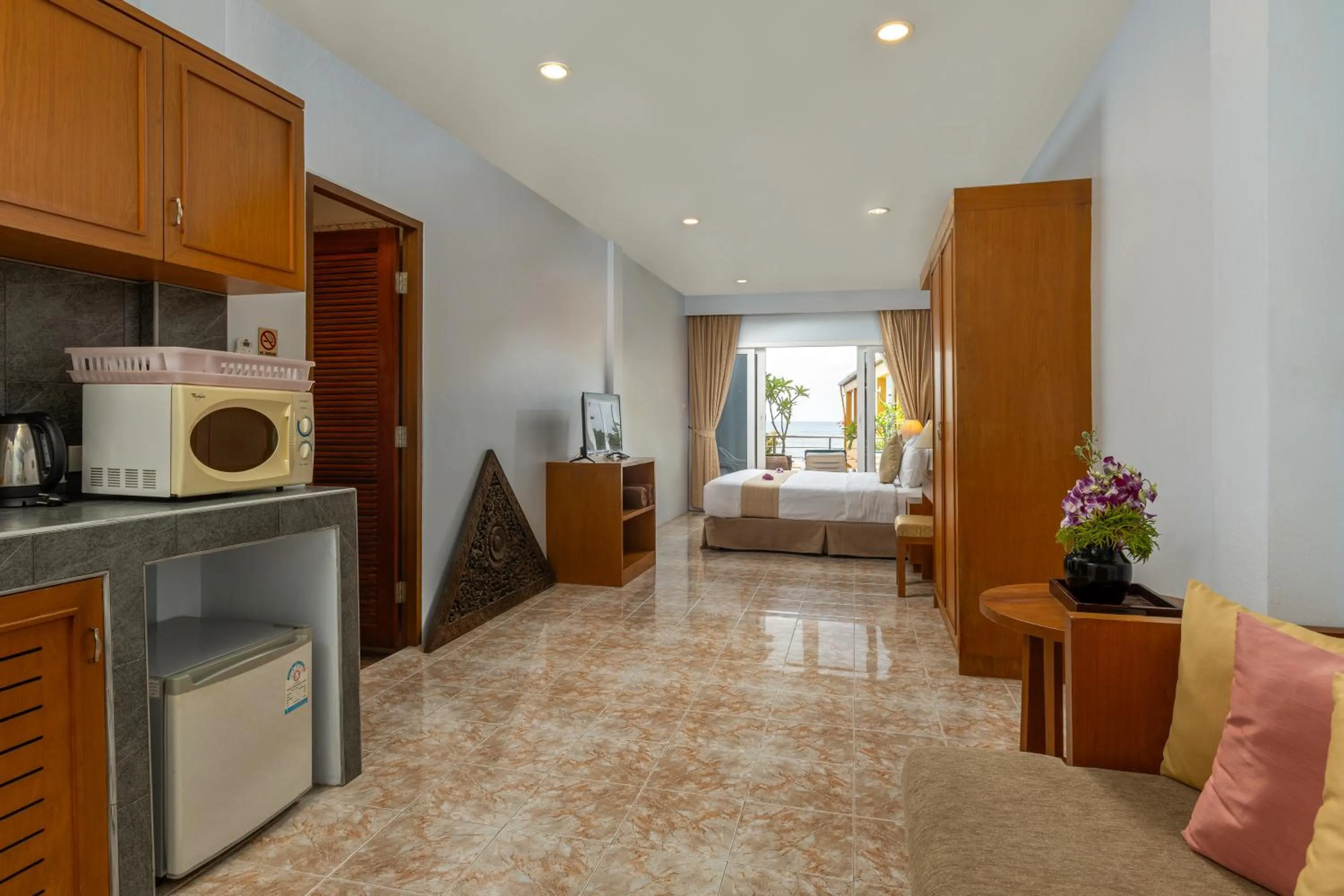 Photo of the whole room in Kamala Dreams