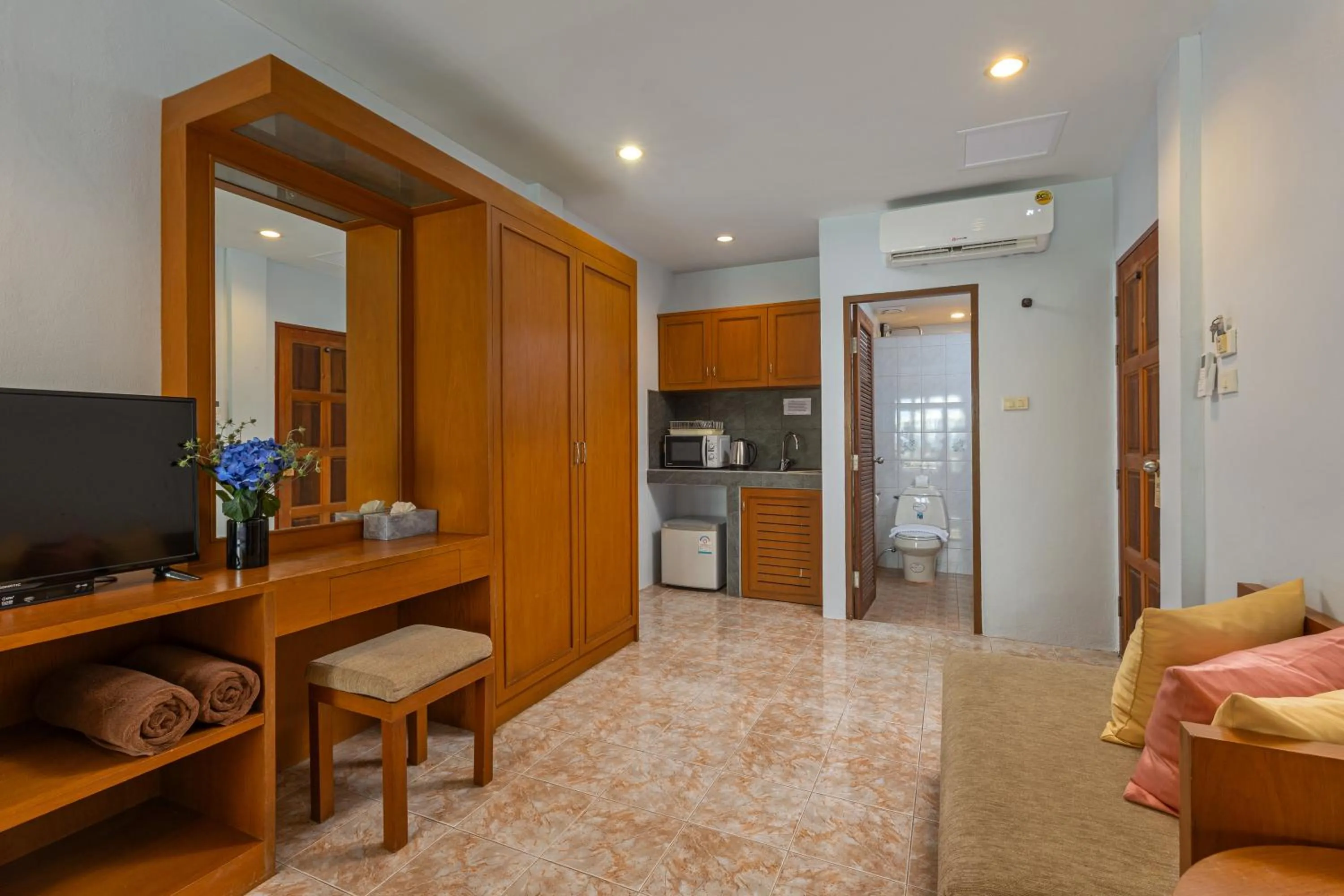 Photo of the whole room in Kamala Dreams