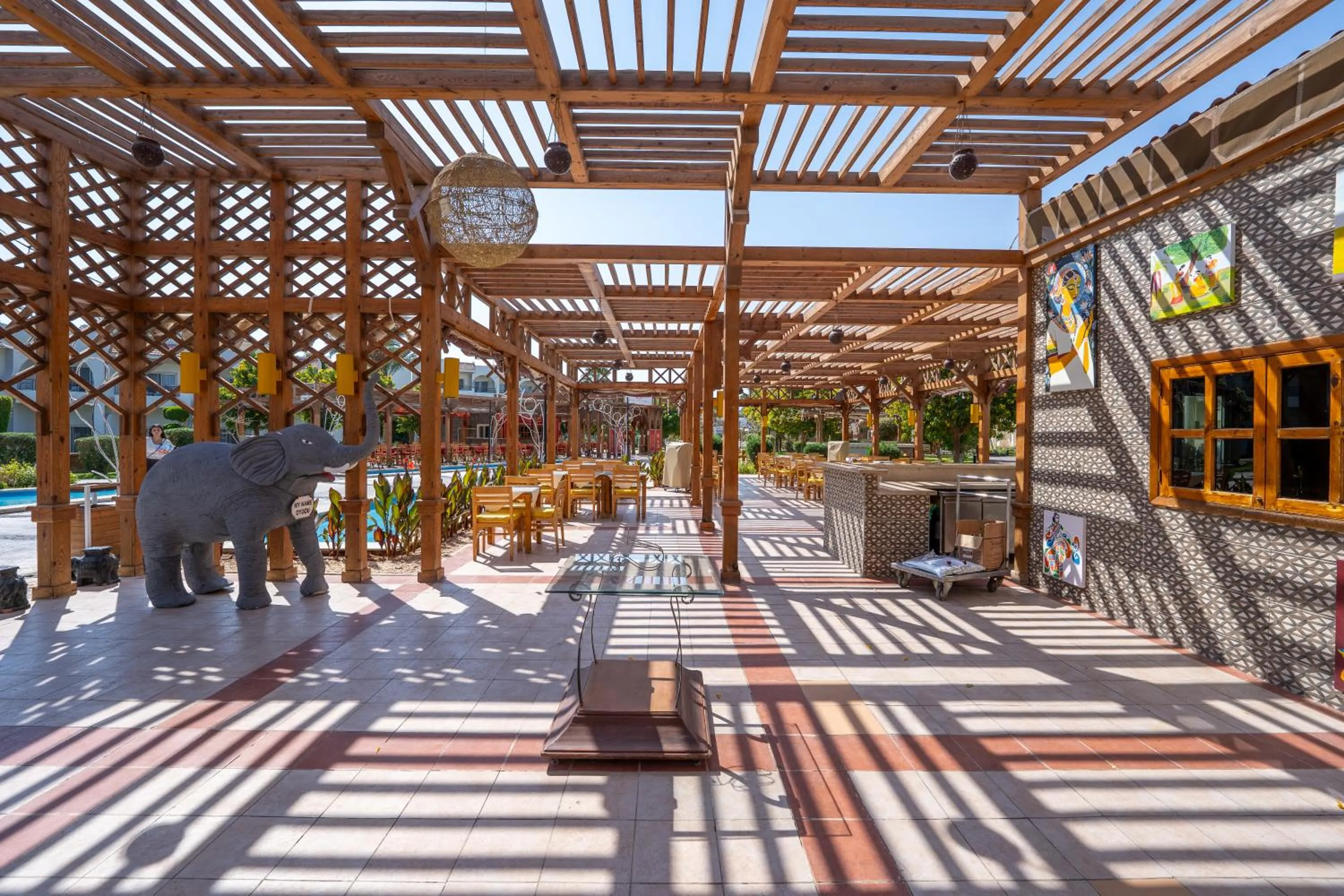 Restaurant/places to eat in JAZ Royal Palmariva