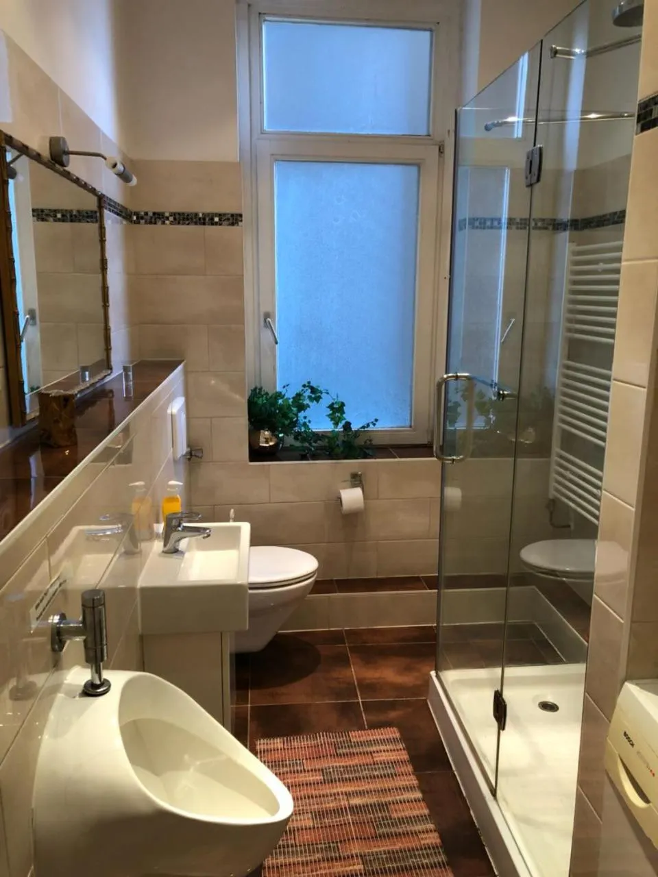 English Romance University