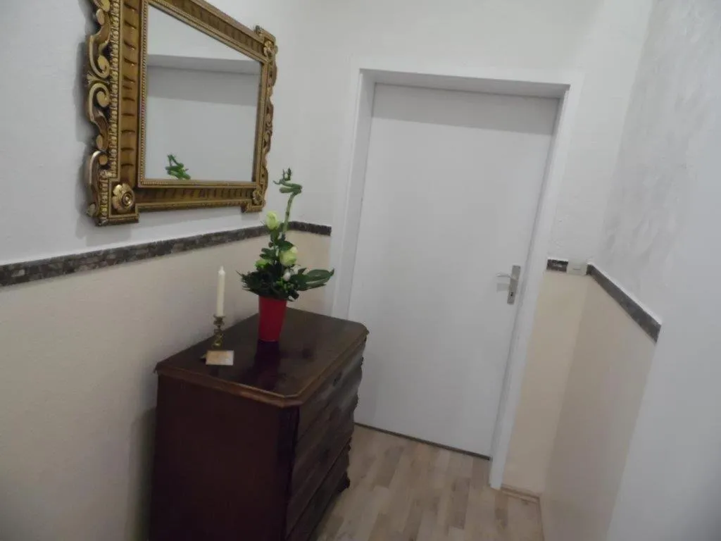 English Romance University