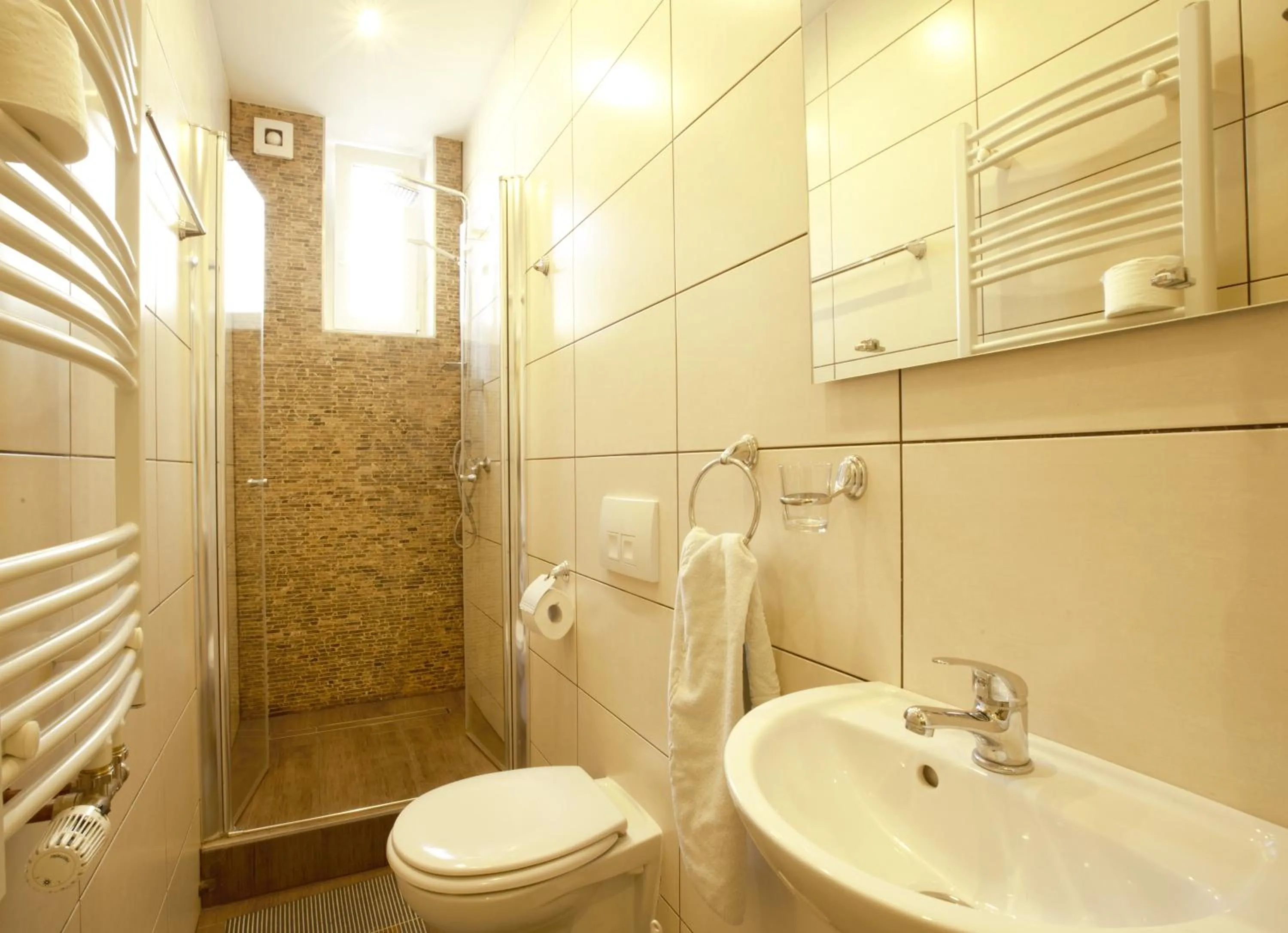 English Romance University