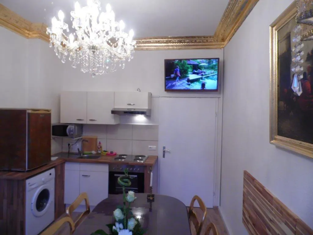 English Romance University