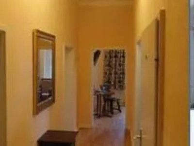 English Romance University