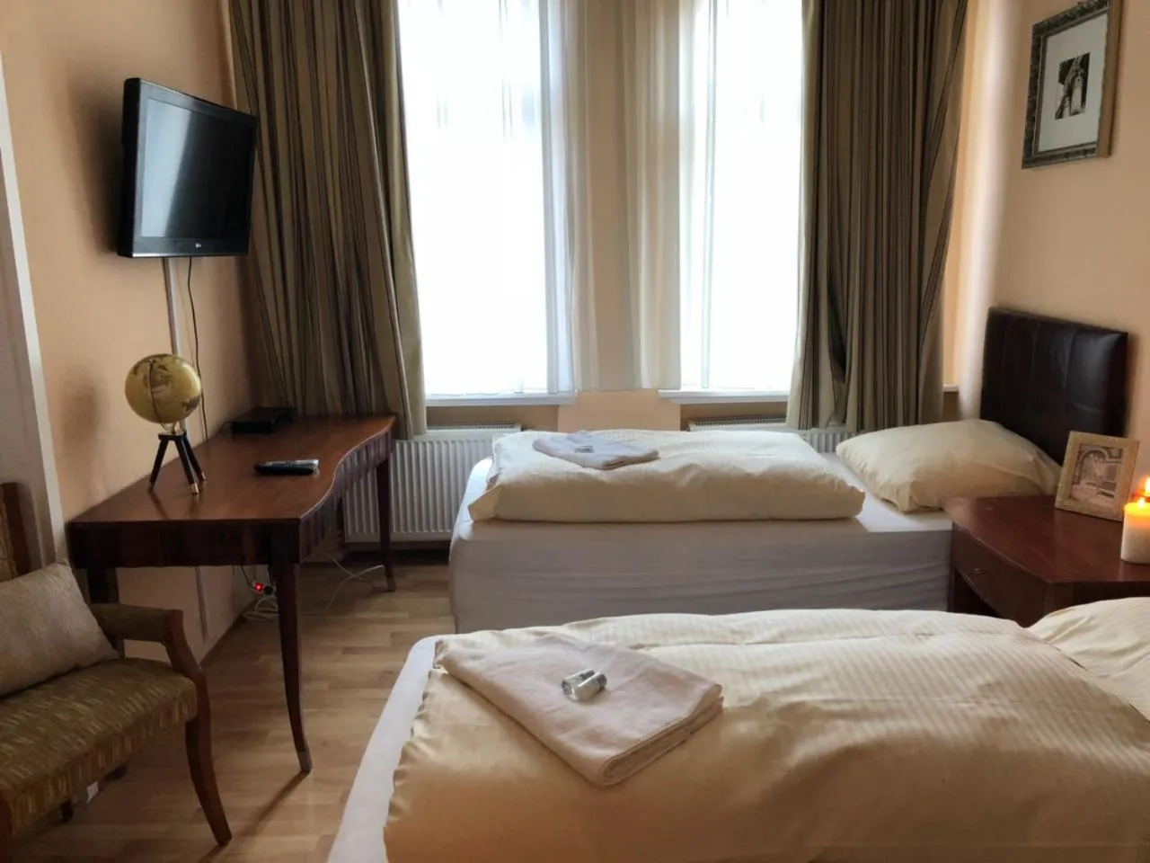 English Romance University