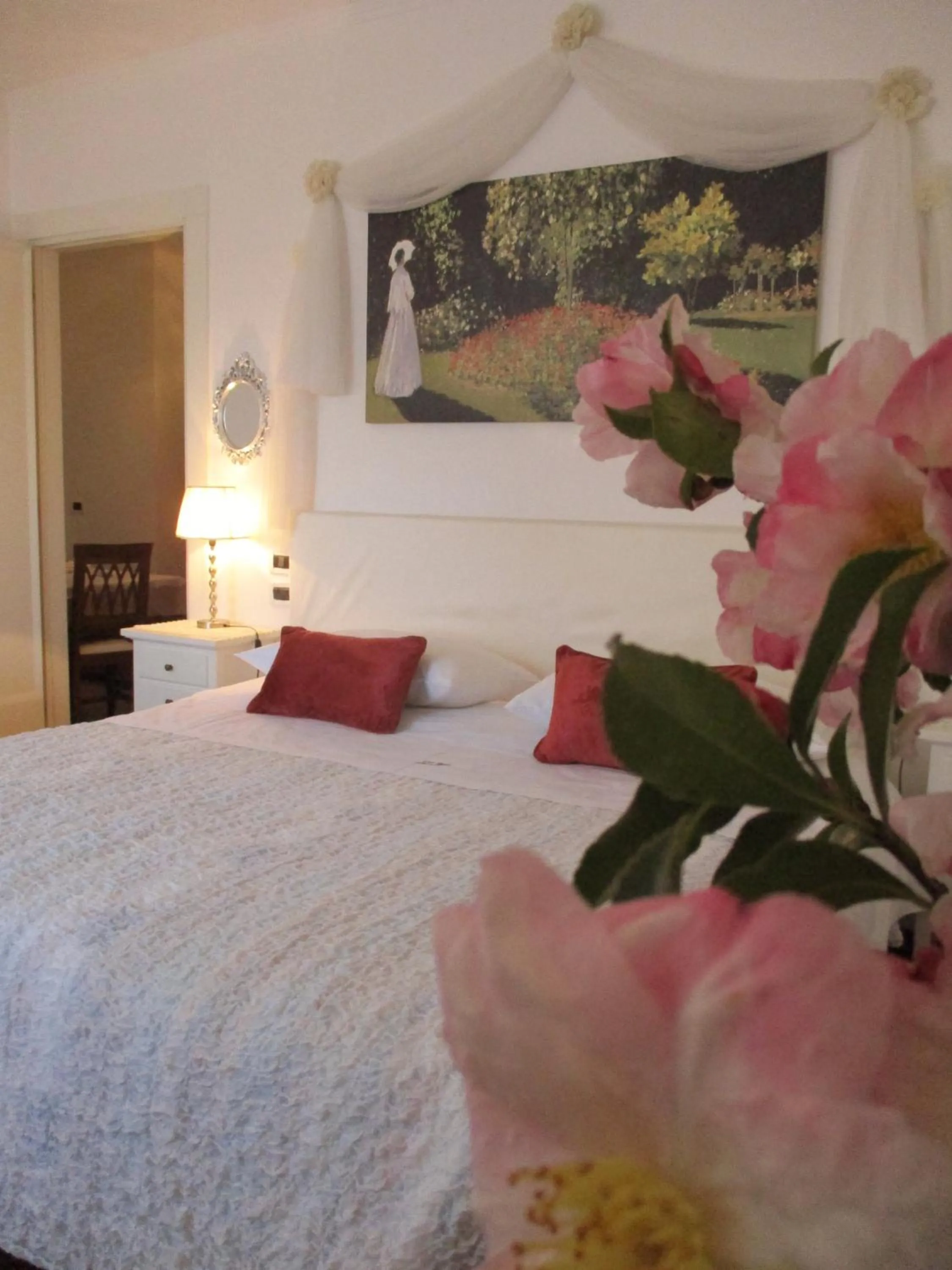 Photo of the whole room, Bed in Luxury House B&B