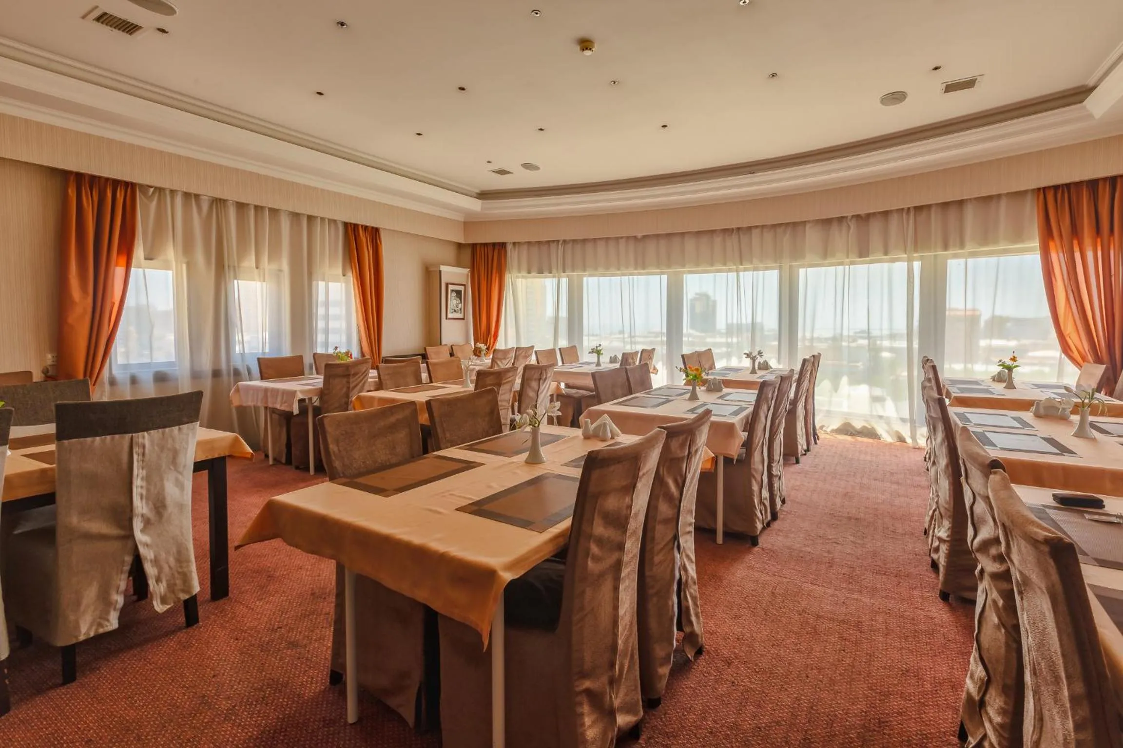 Restaurant/places to eat in Diplomat Hotel Baku