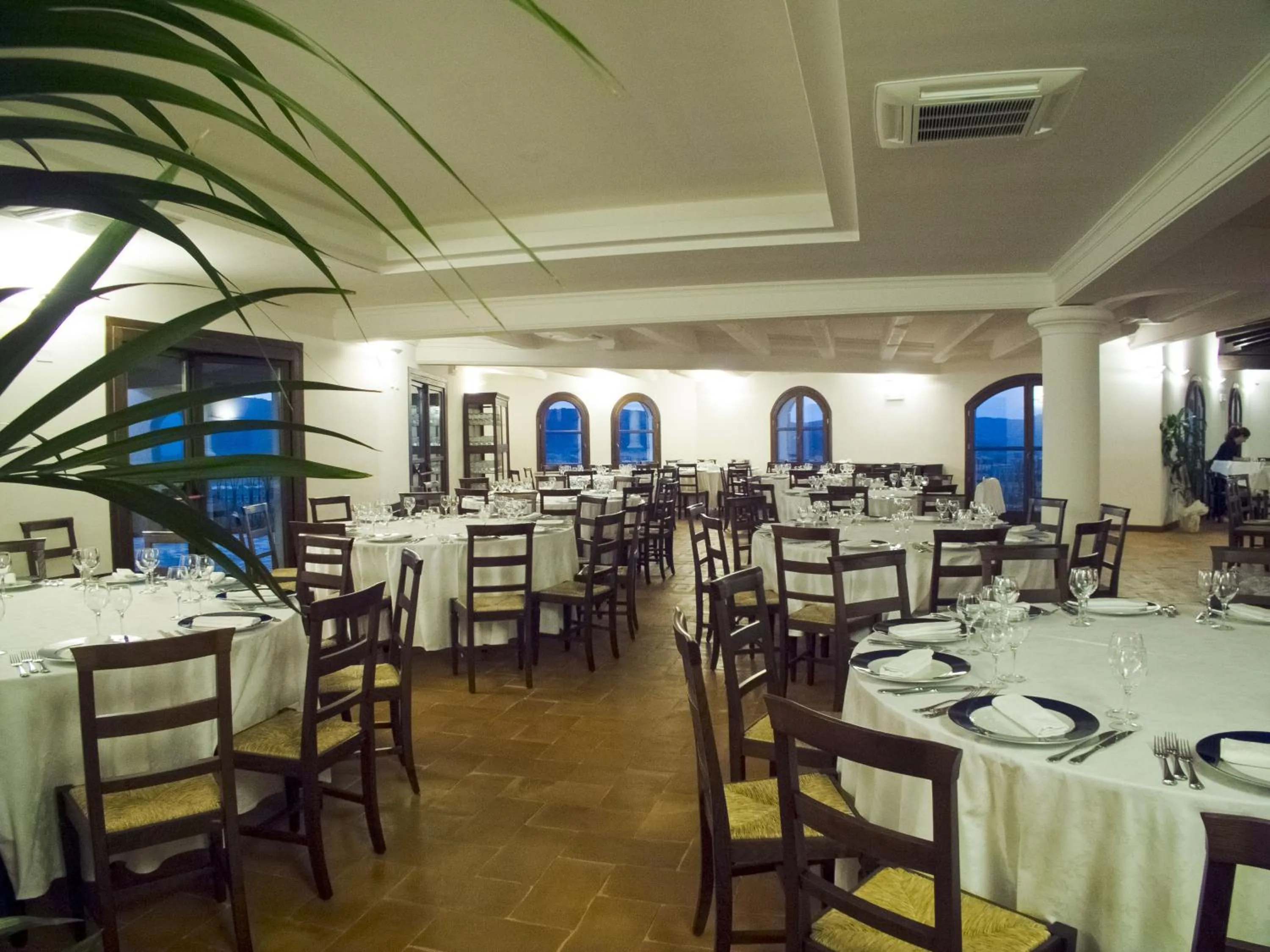 Restaurant/places to eat in Tenuta Su Vrau