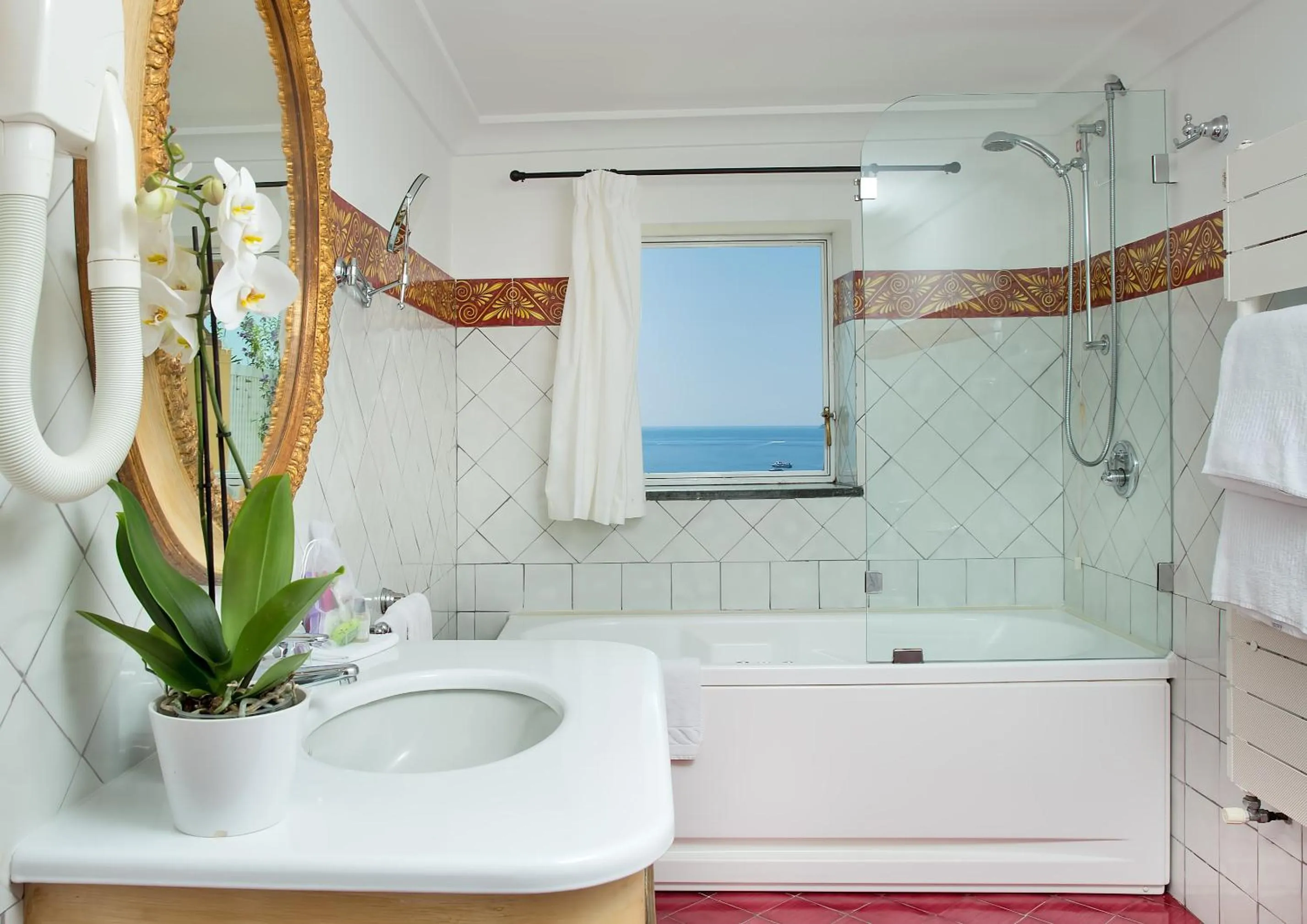 Bathroom in Hotel L'Ancora