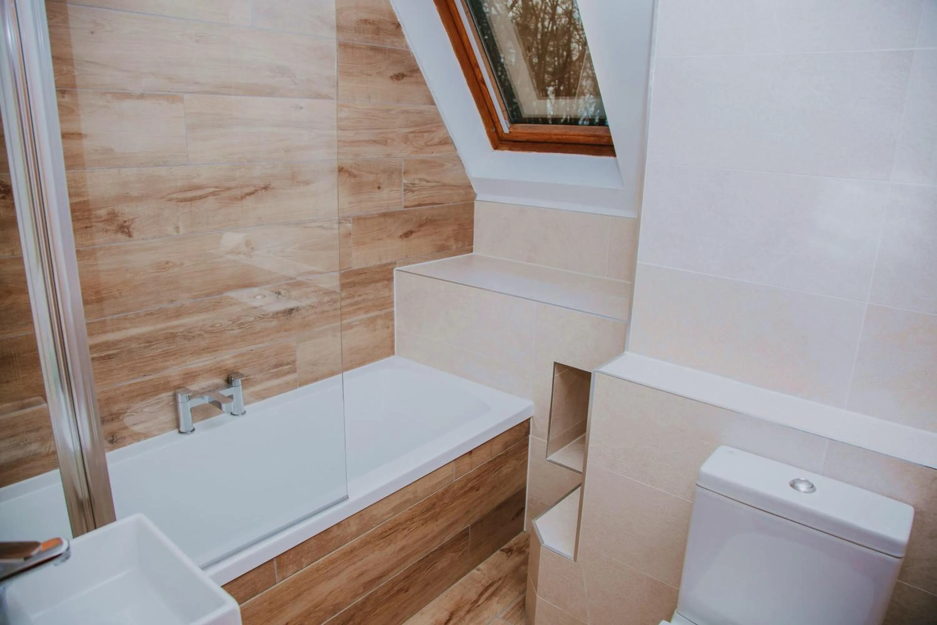 Shower in Forbes of Kingennie