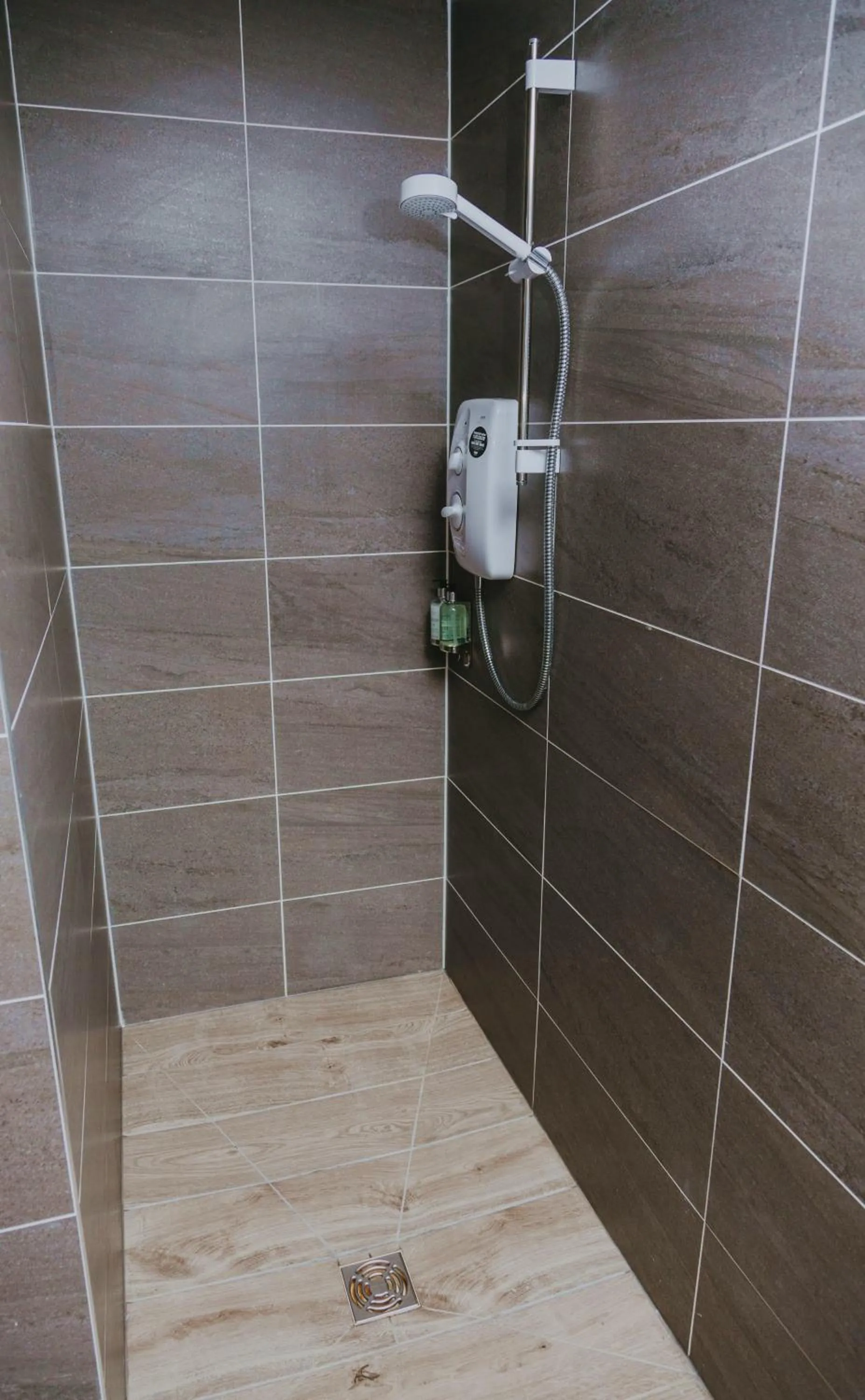 Shower in Forbes of Kingennie