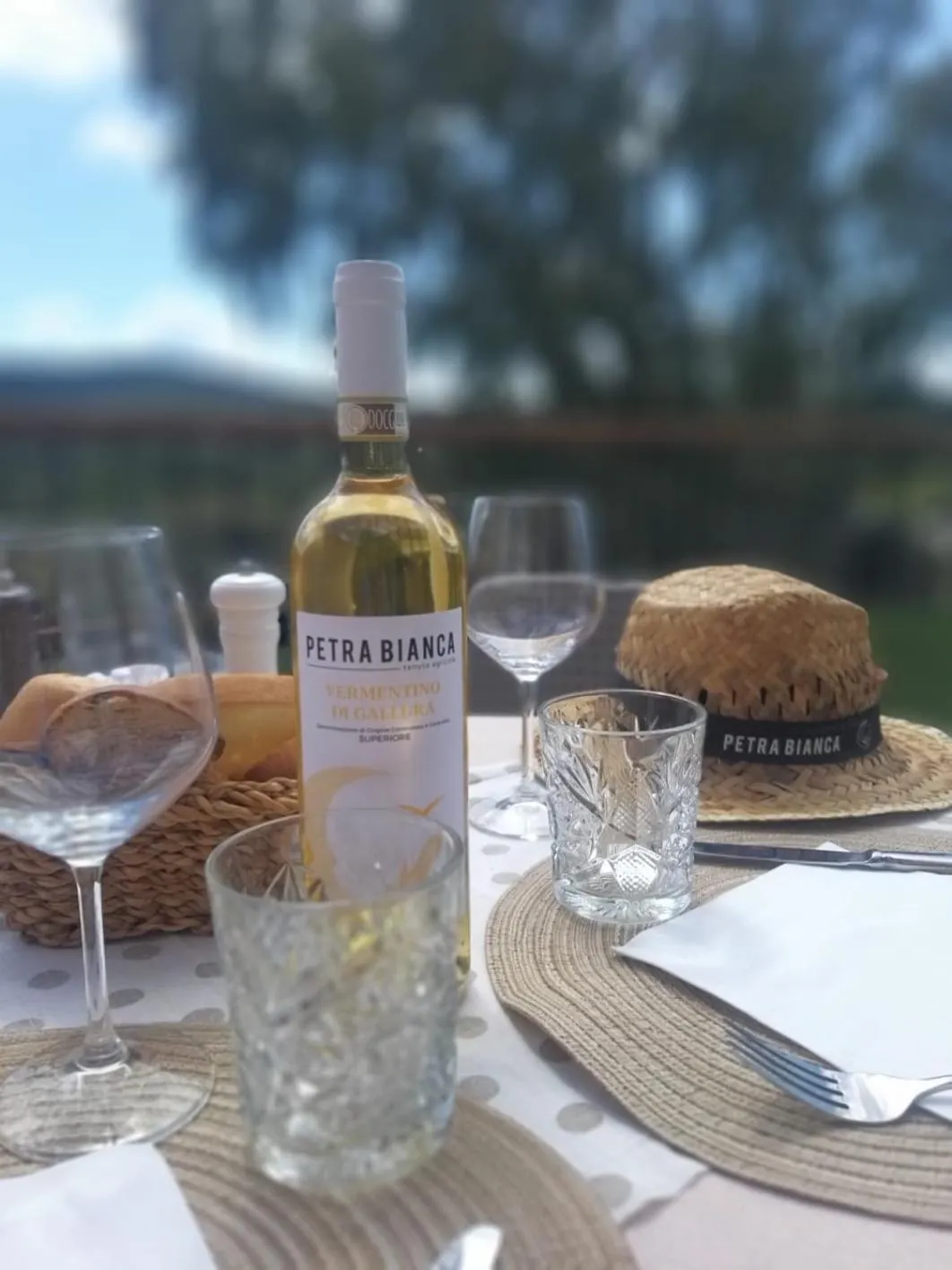 Restaurant/places to eat in Tenuta Petra Bianca