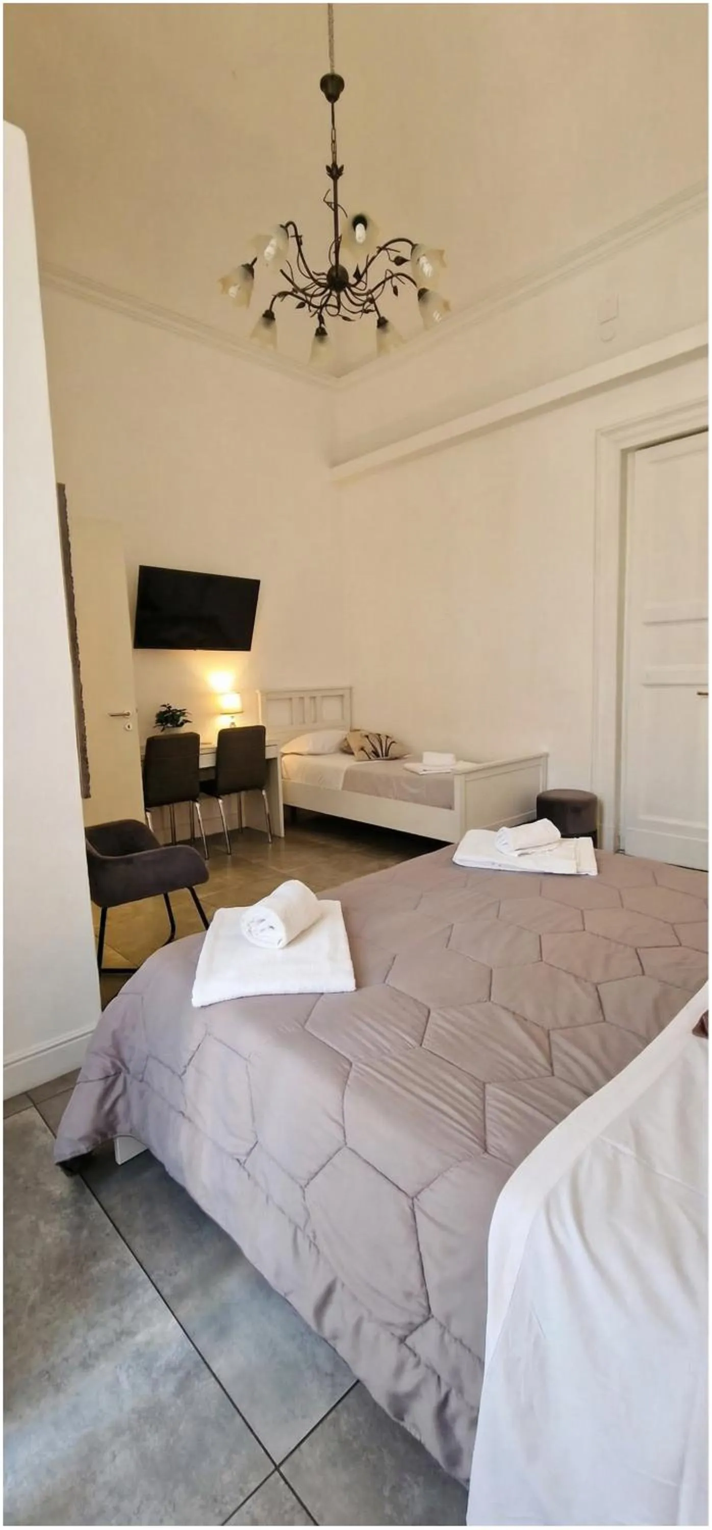 Bedroom, Bed in Palazzo Bruca Catania