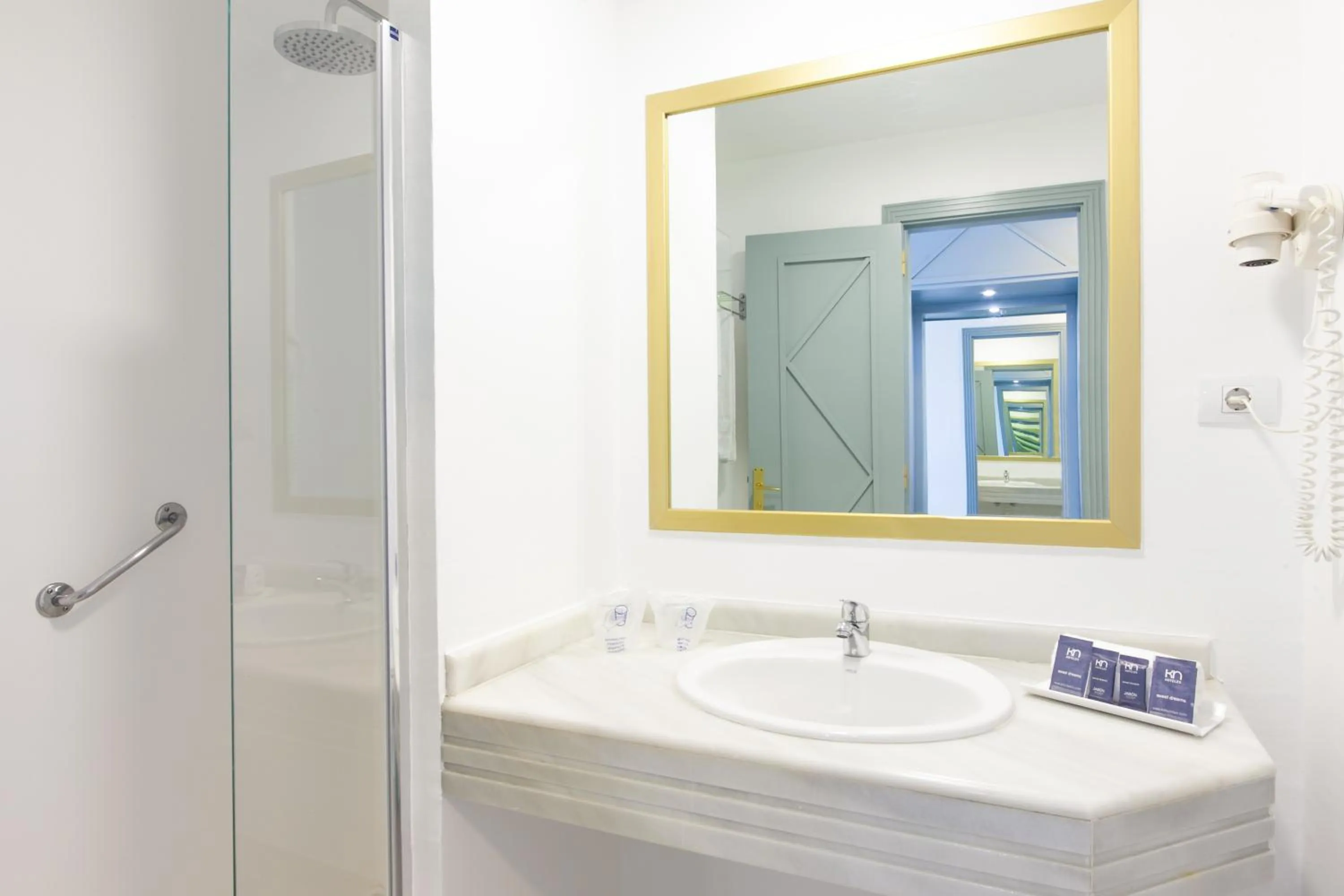 Bathroom in Kn Hotel Matas Blancas - Solo Adultos