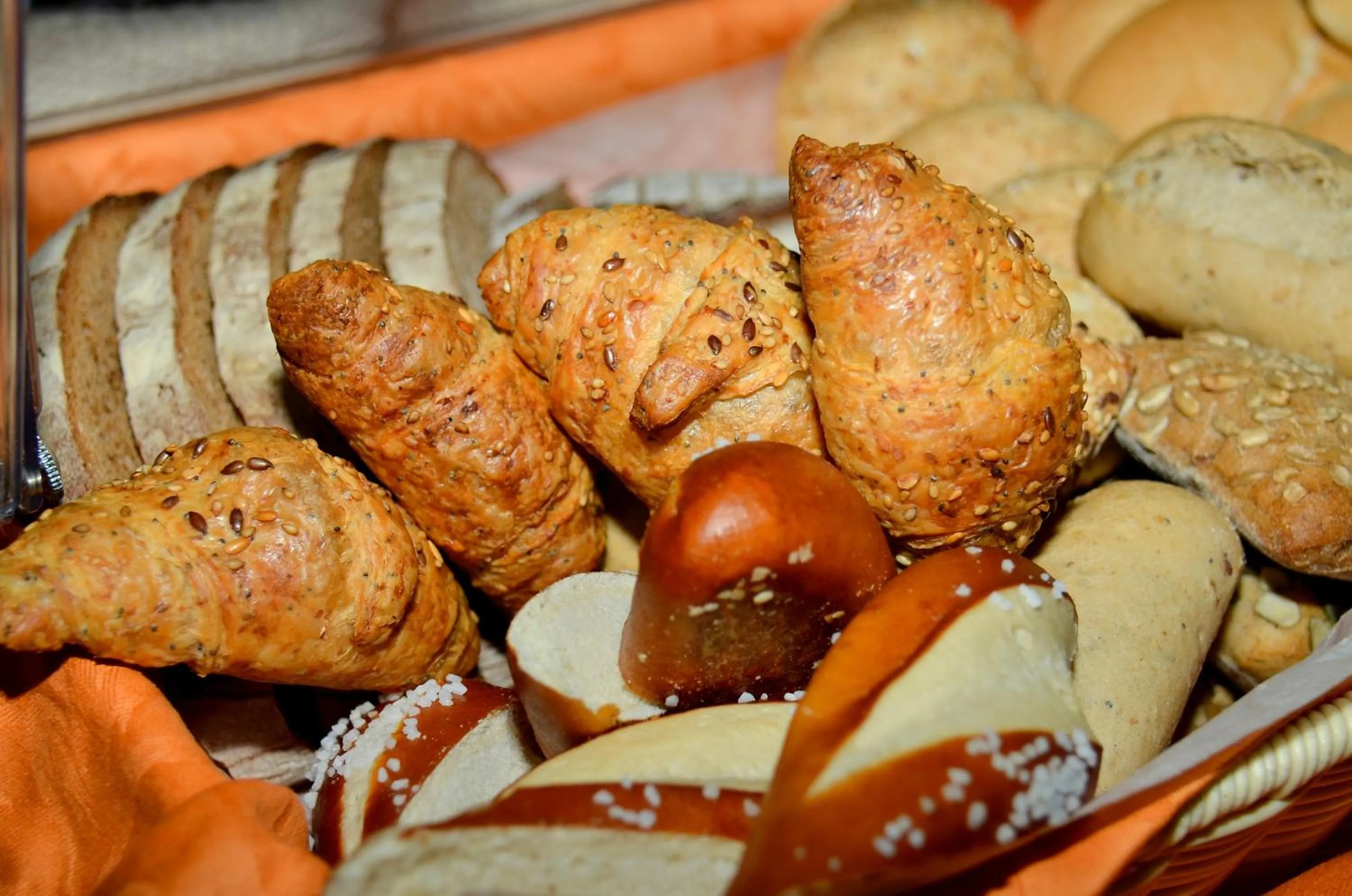 Restaurant/places to eat in Hotel Etna