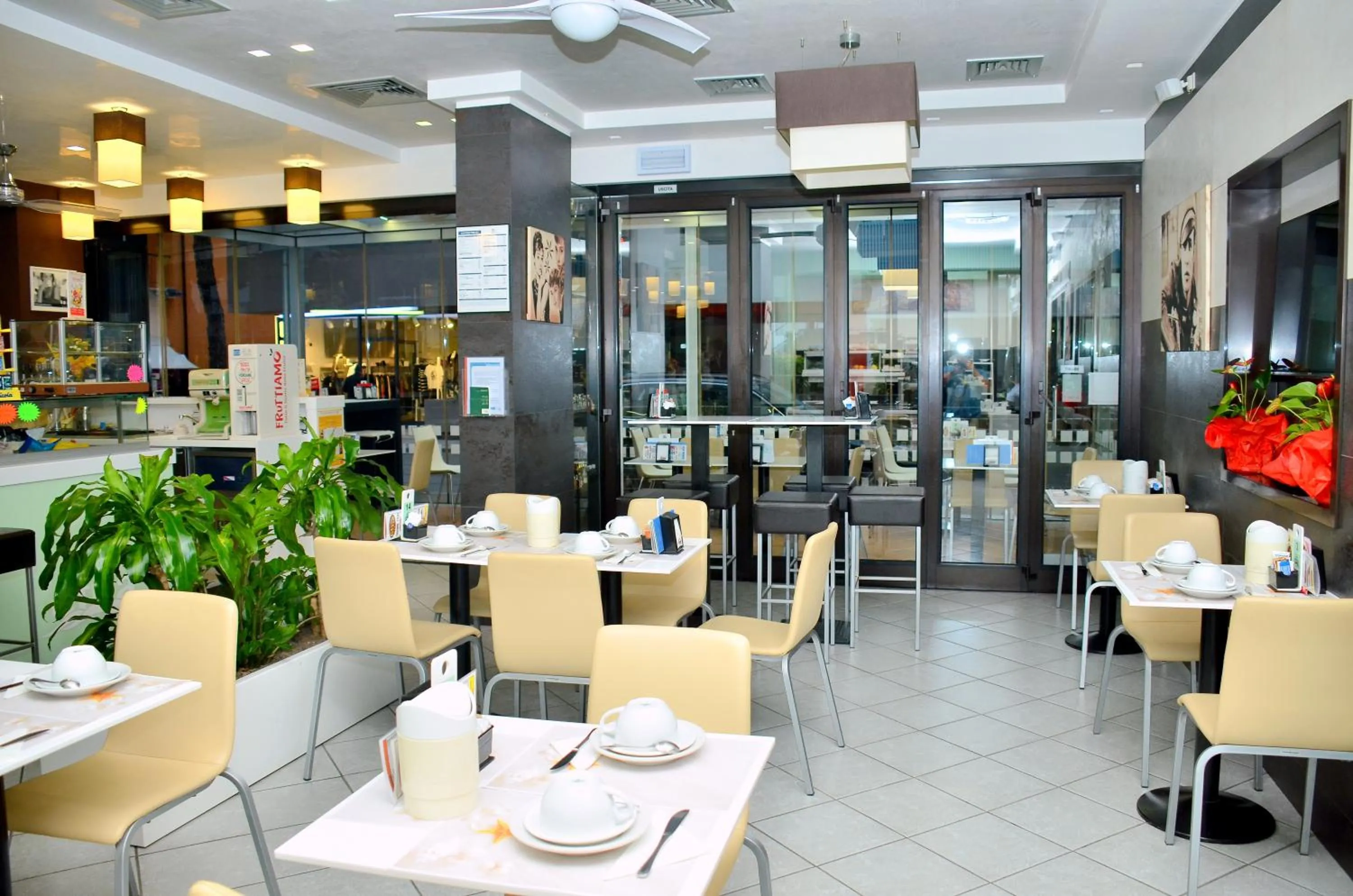 Breakfast in Hotel Etna