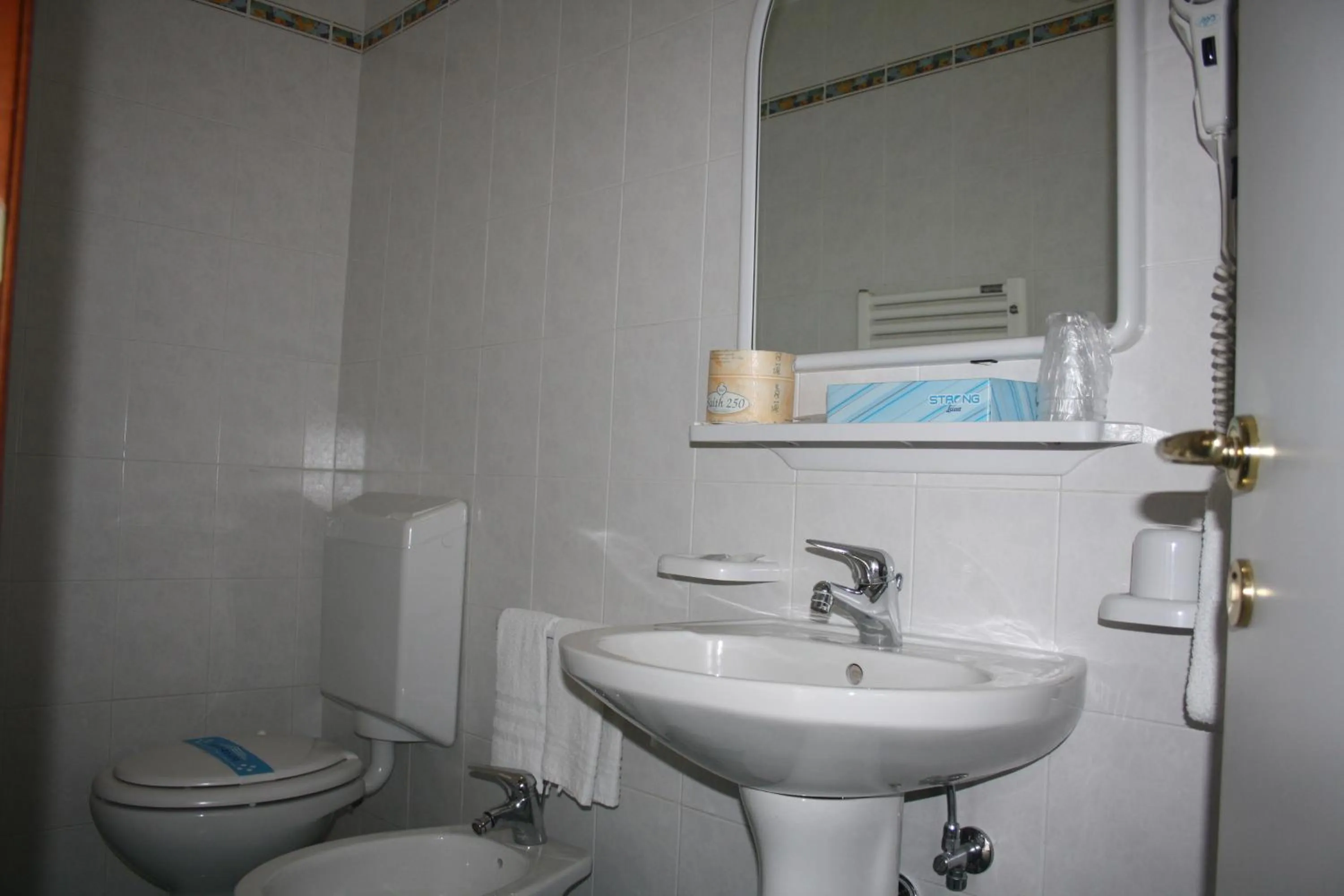 Toilet in Hotel Etna