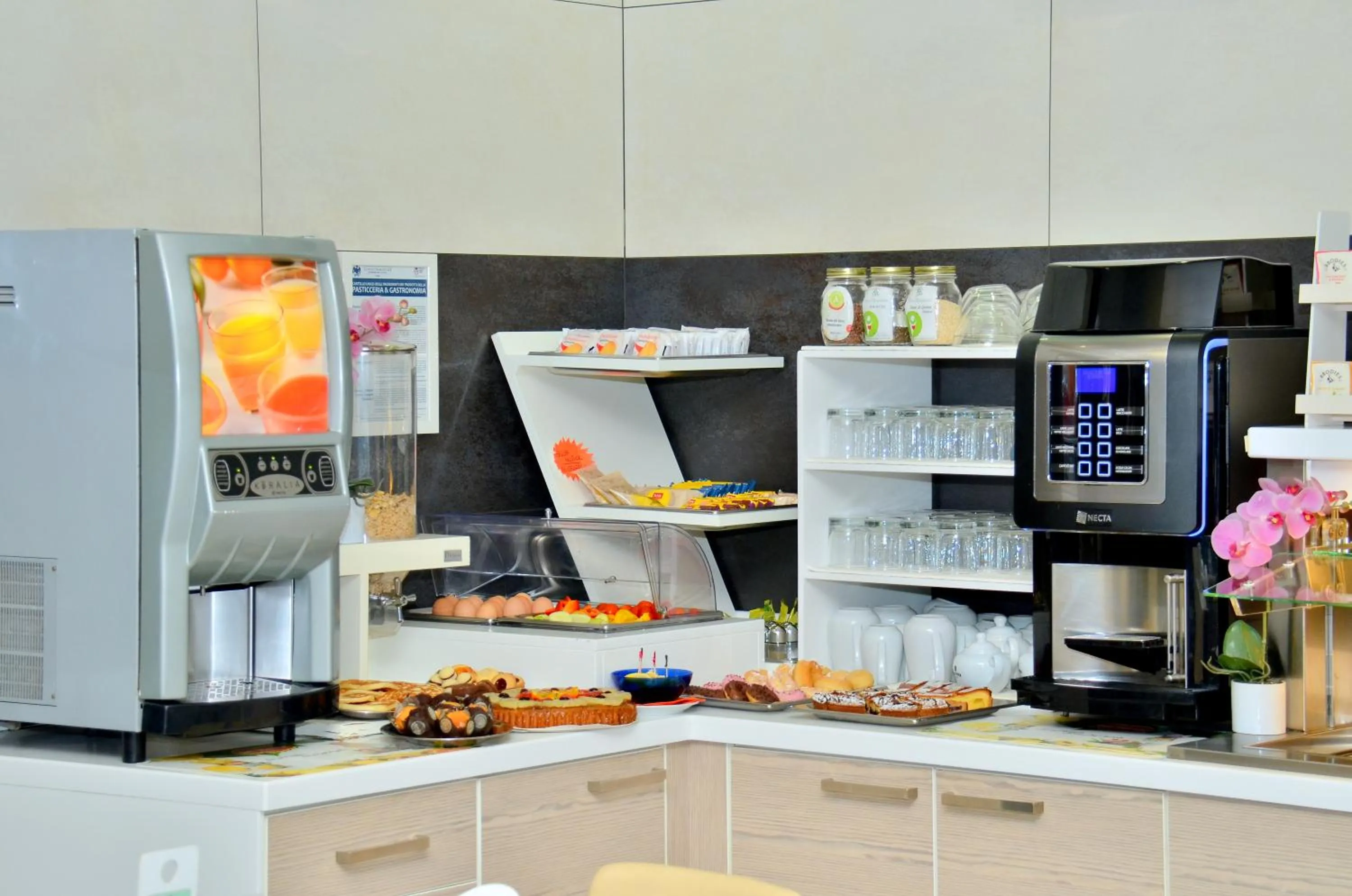 Breakfast in Hotel Etna