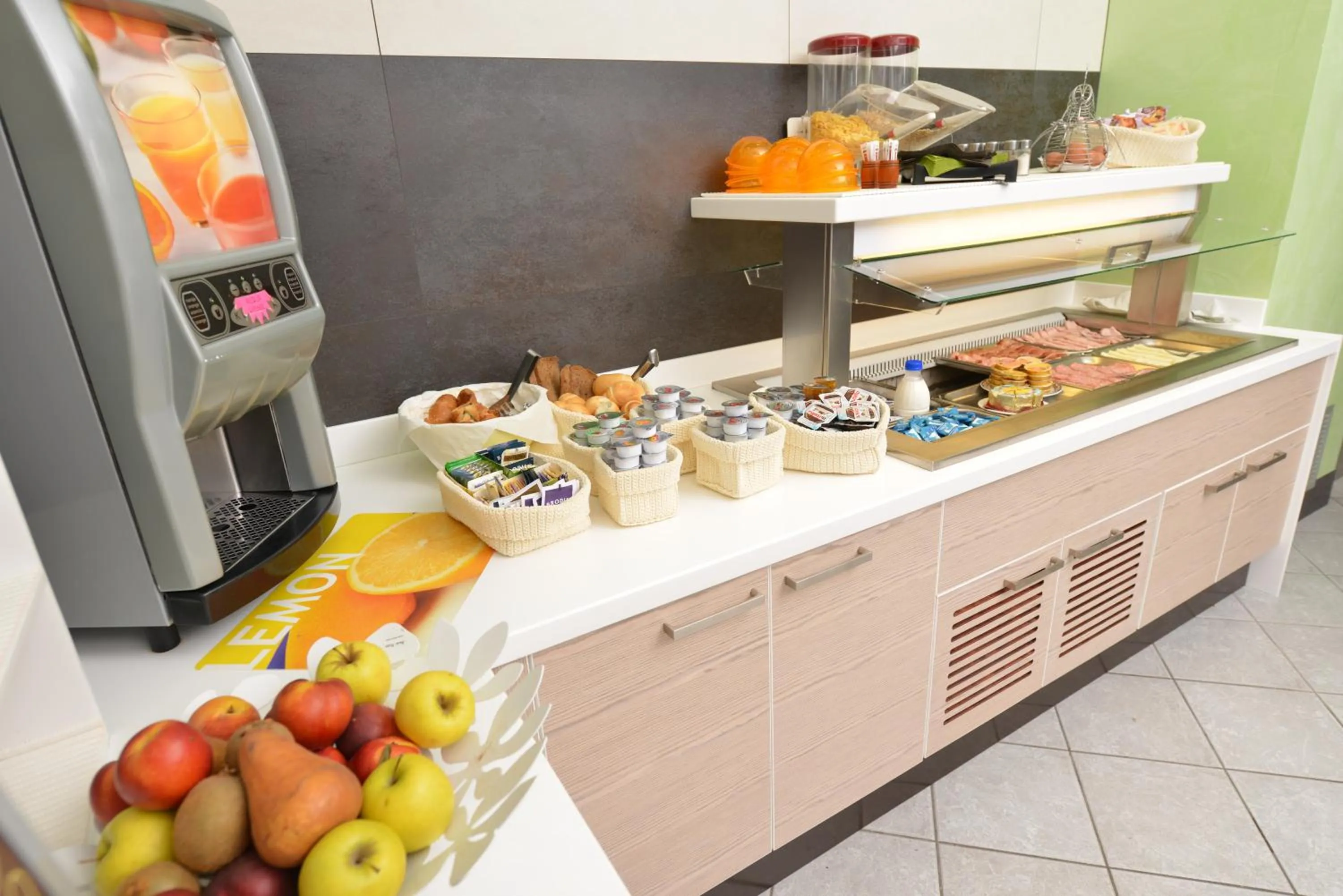 Breakfast in Hotel Etna