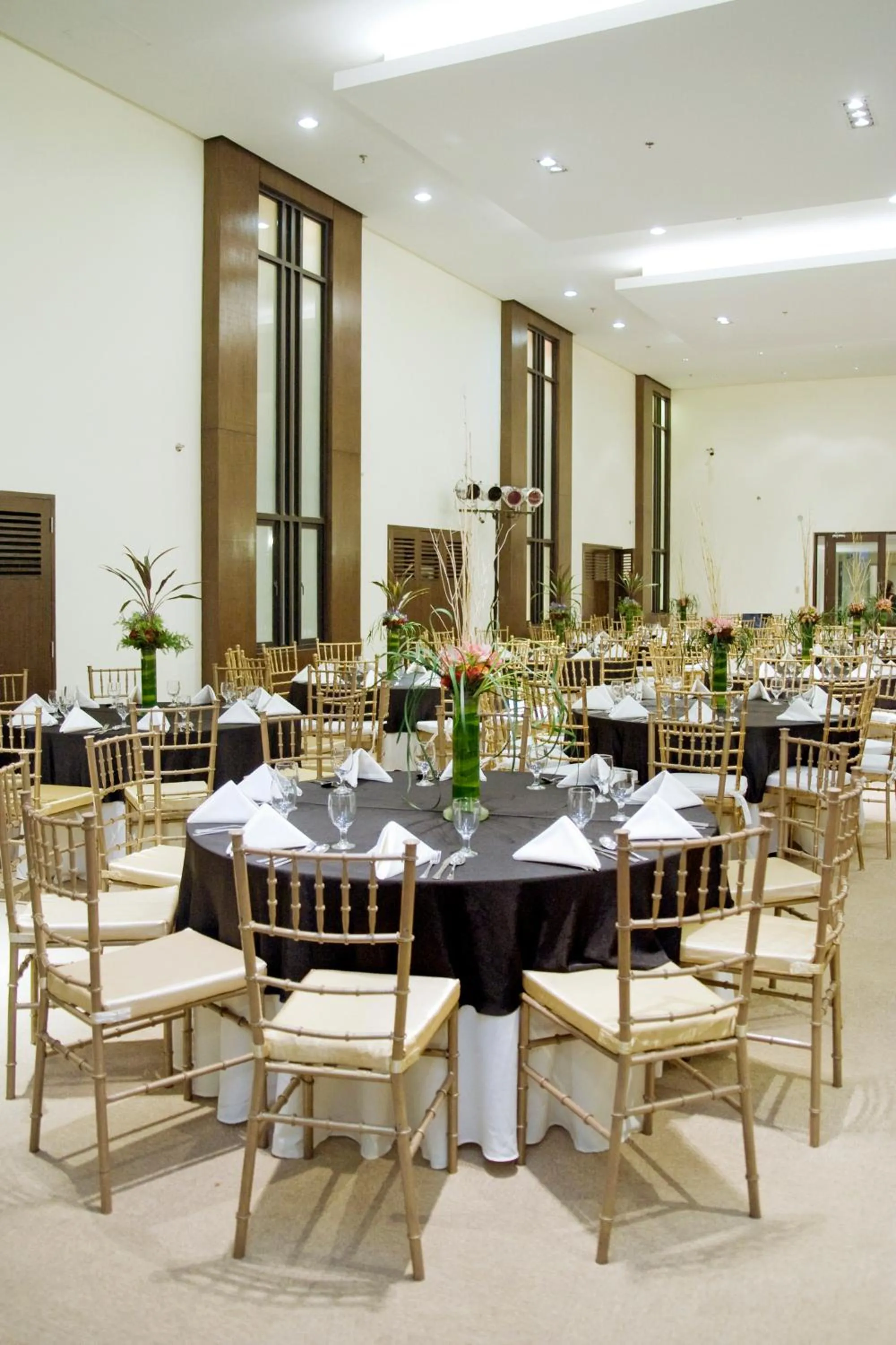Banquet/Function facilities, Restaurant/Places to Eat in Oracle Hotel and Residences