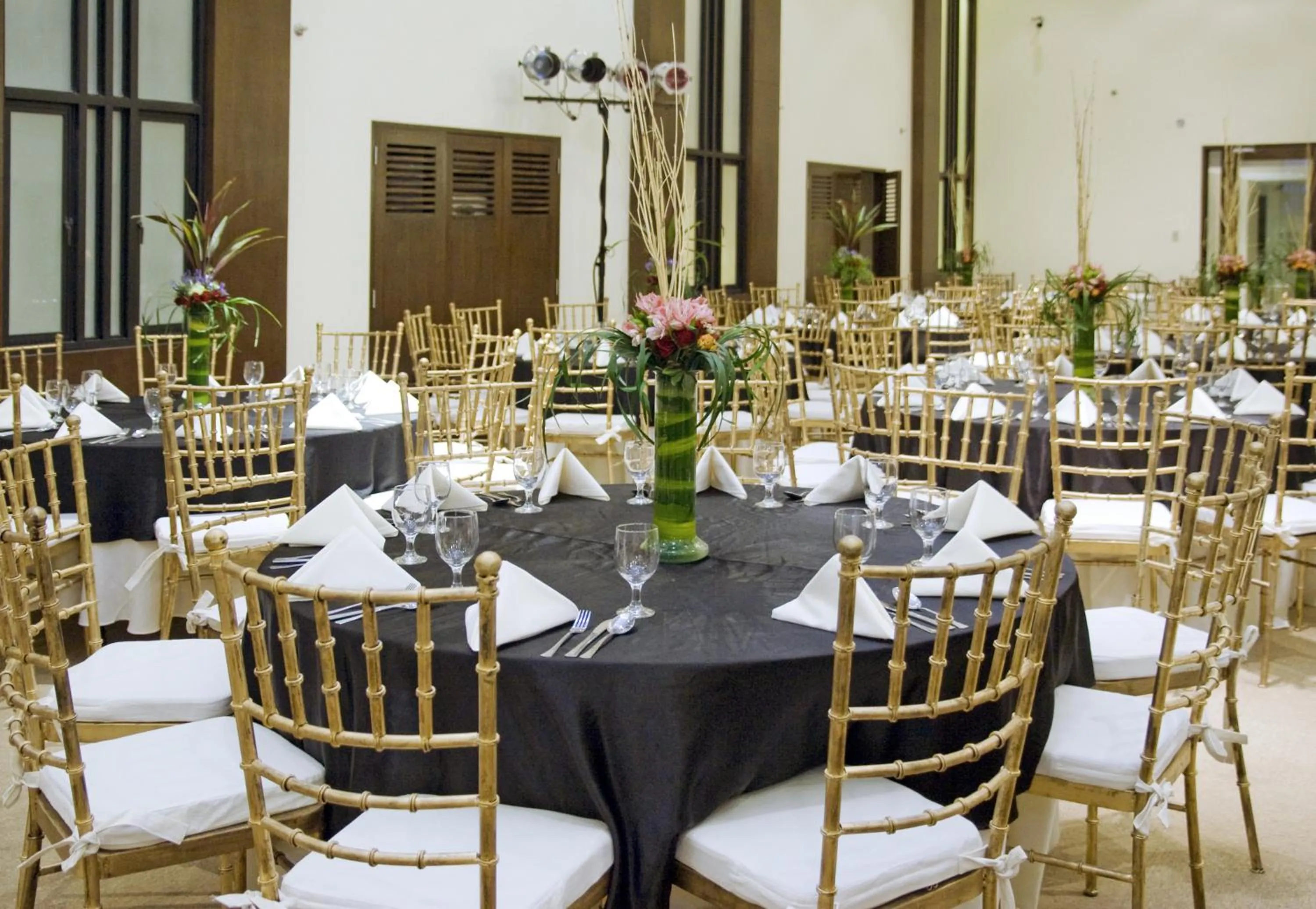 Banquet/Function facilities, Restaurant/Places to Eat in Oracle Hotel and Residences