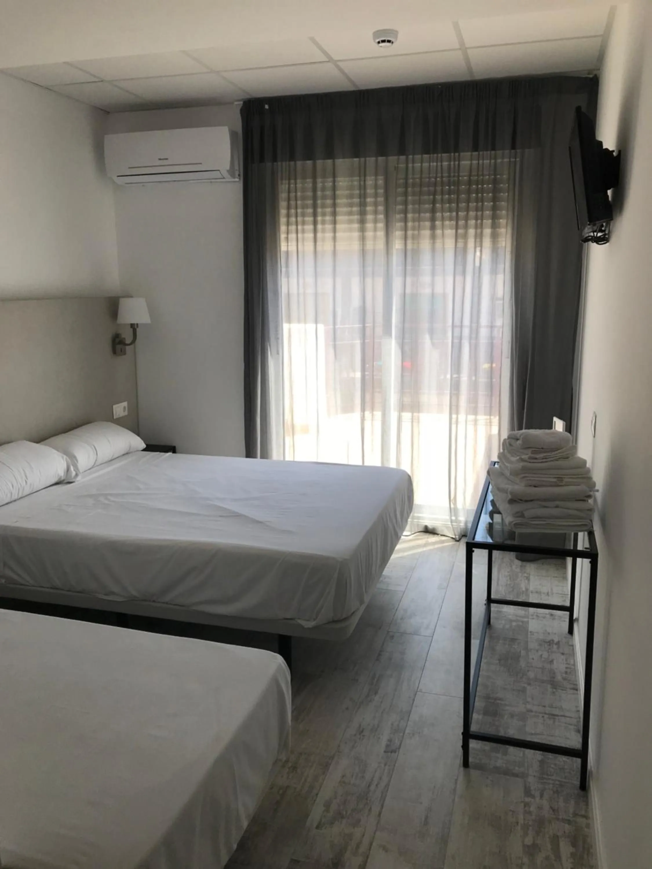 Photo of the whole room, Bed in Hotel Boutique Centro BBB Auto check in