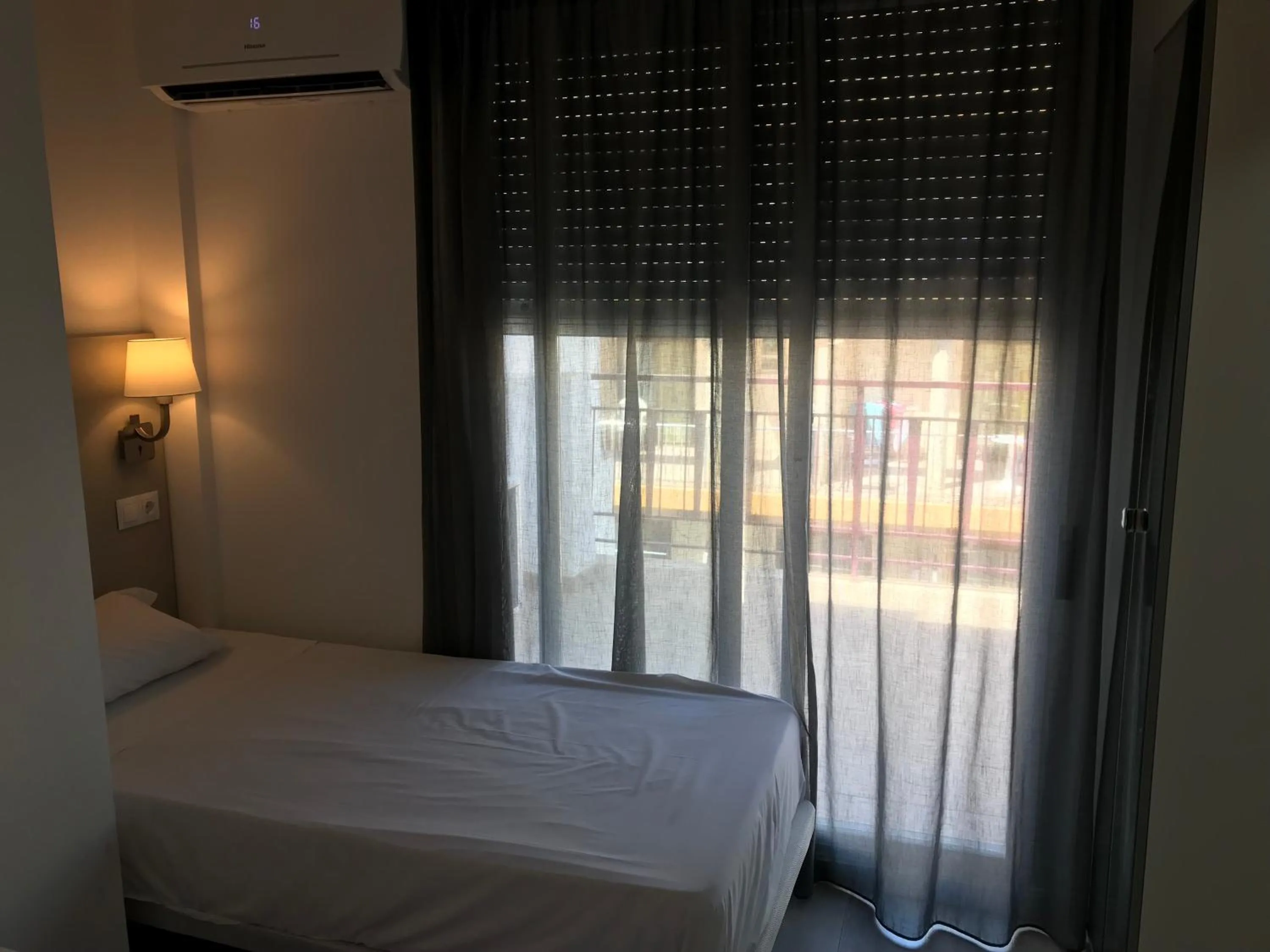 Photo of the whole room, Bed in Hotel Boutique Centro BBB Auto check in