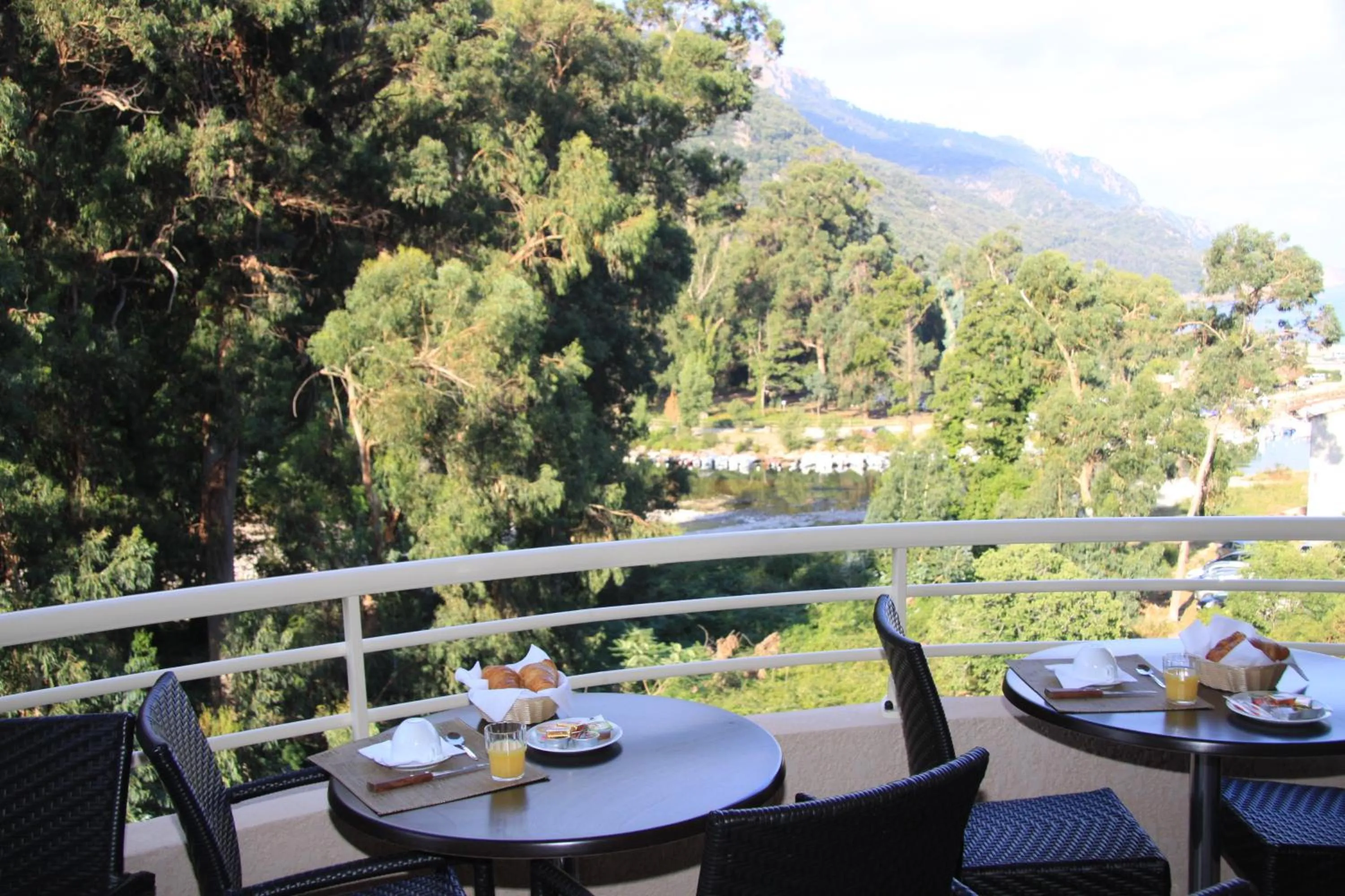 Balcony/Terrace in Hôtel et Résidence Costa Rossa