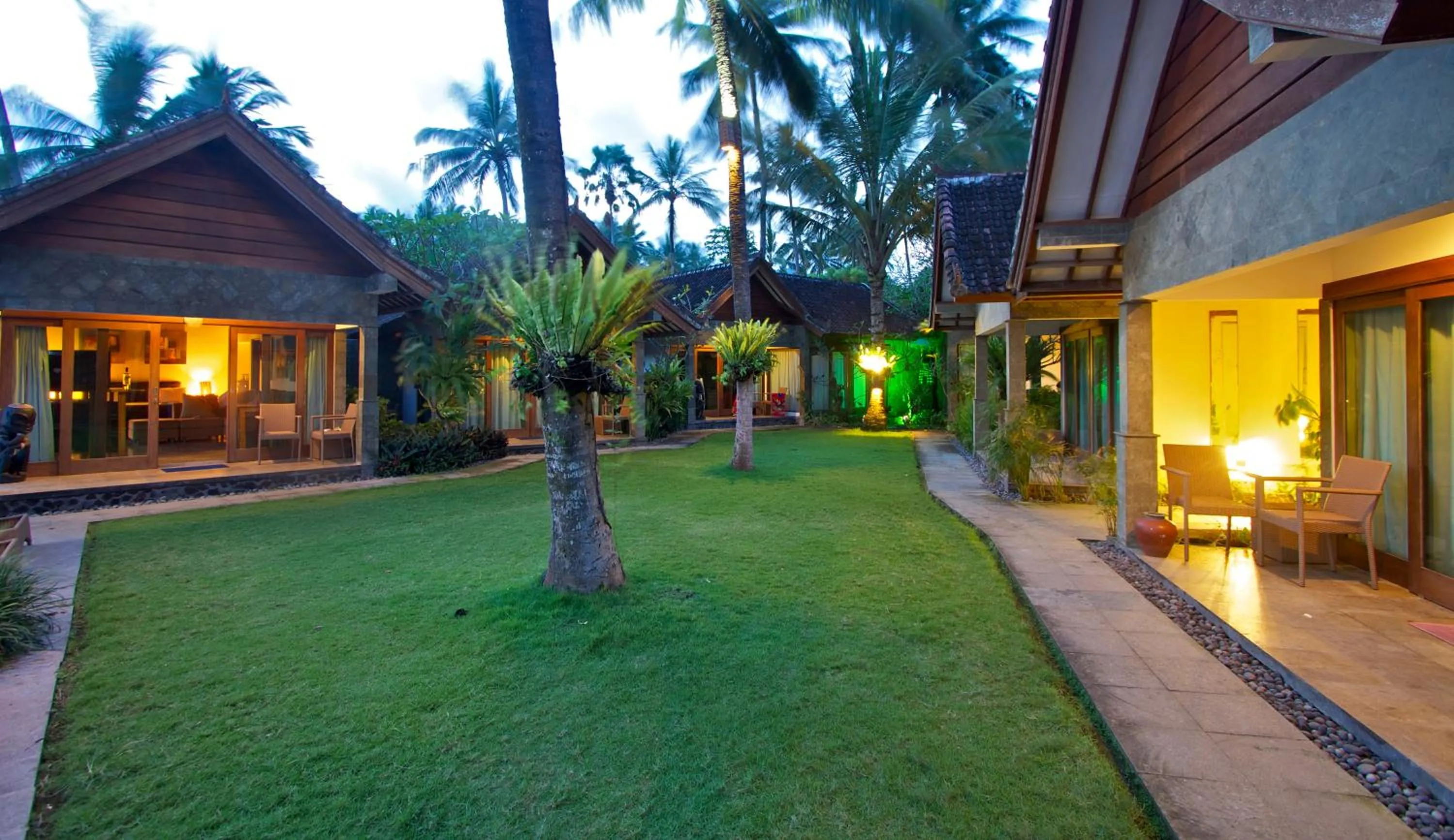 Facade/entrance in Bayshore Villa