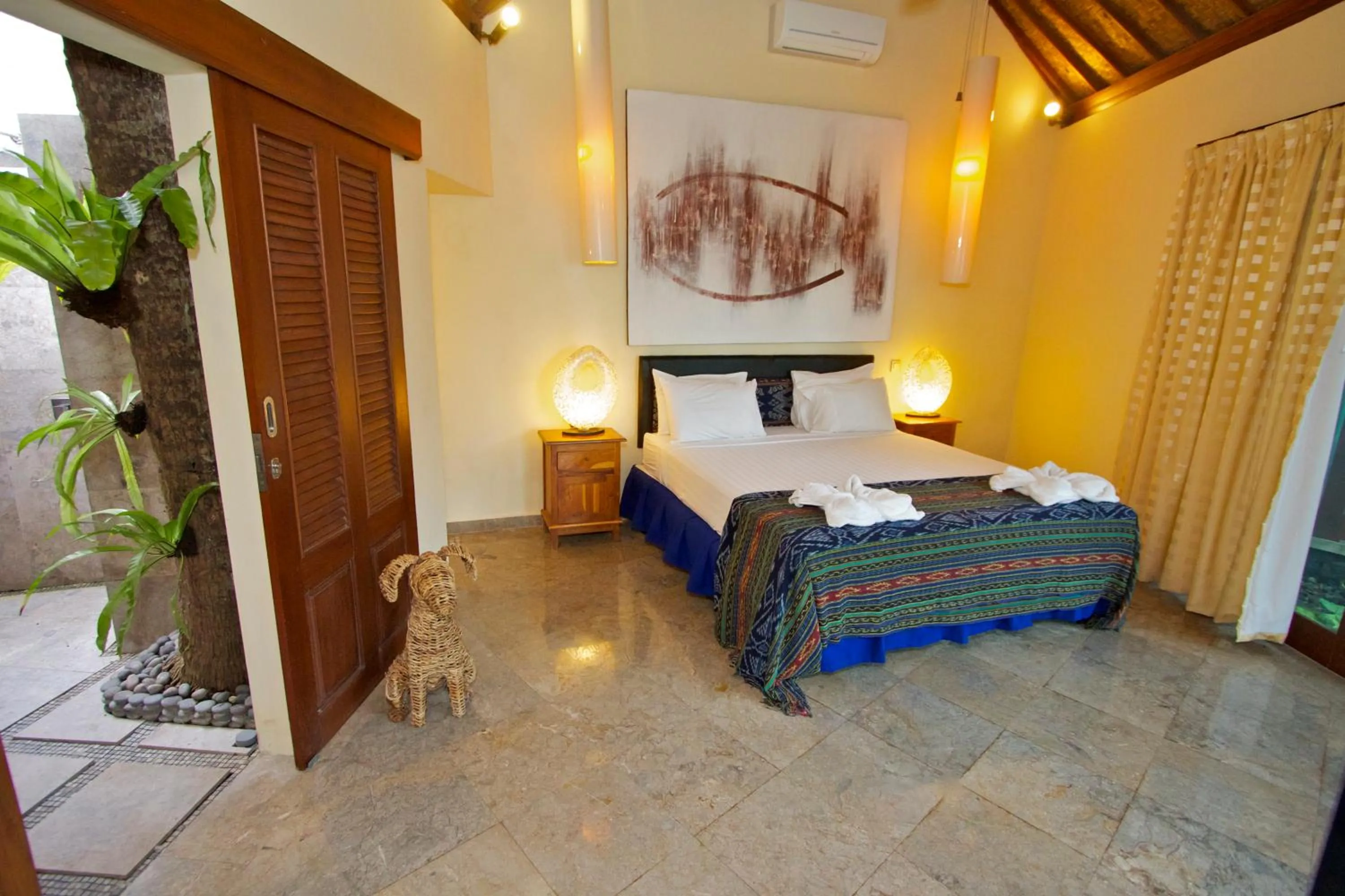 Bedroom, Bed in Bayshore Villa